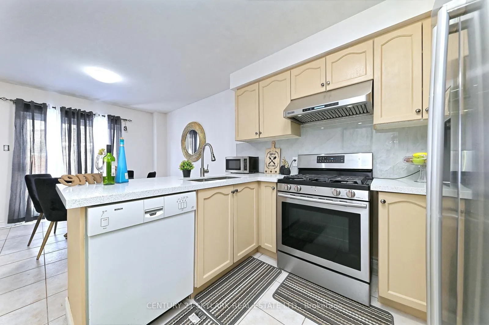 Photo 18 of 38 Marotta Avenue, Brampton, Fletcher's Meadow — HOMEH