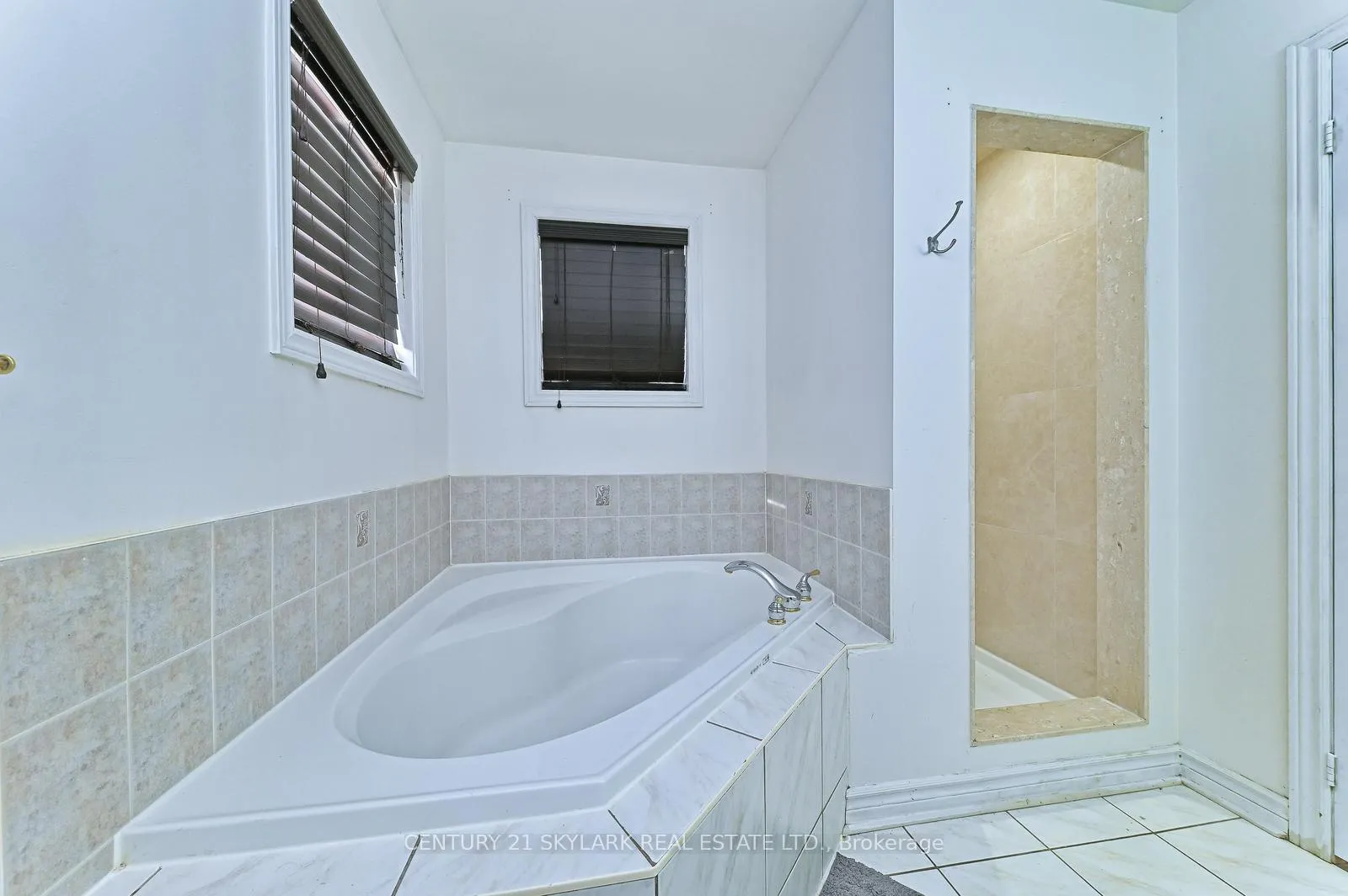Photo 32 of 38 Marotta Avenue, Brampton, Fletcher's Meadow — HOMEH