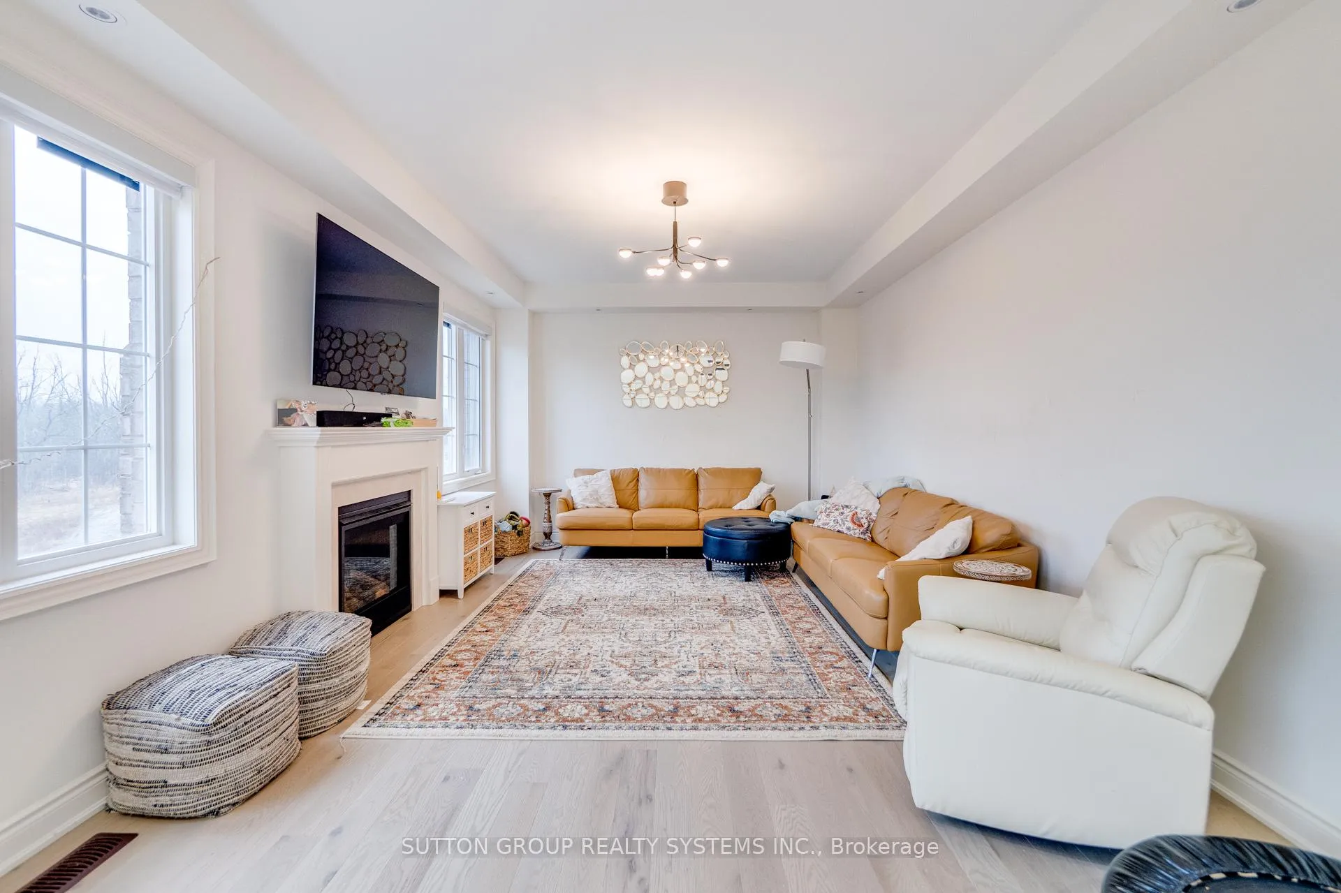 Photo 10 of 389 Humphrey Street, Hamilton, Waterdown — HOMEH