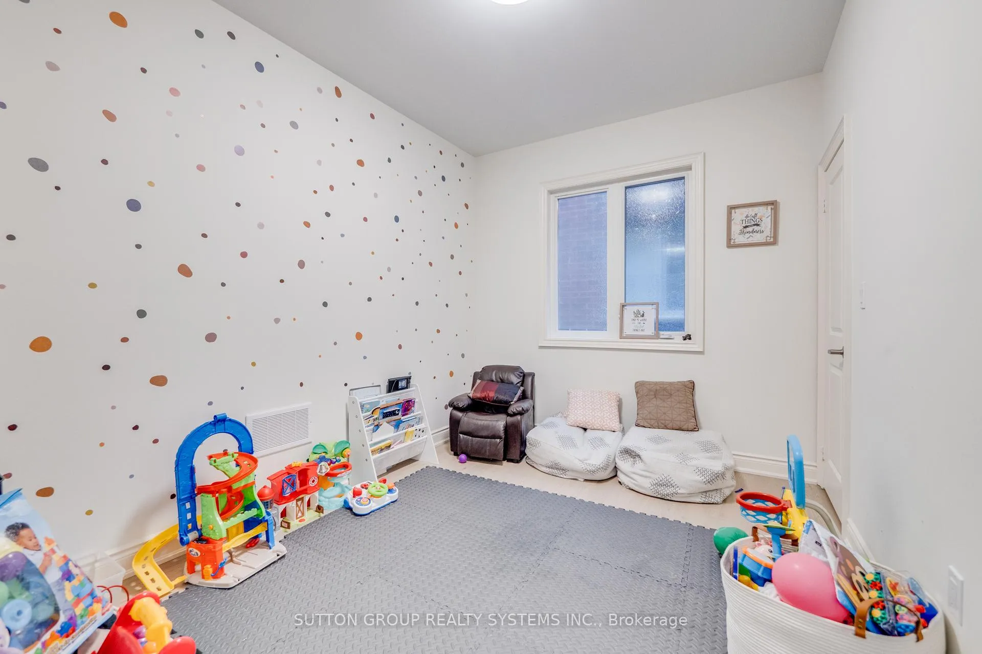 Photo 22 of 389 Humphrey Street, Hamilton, Waterdown — HOMEH
