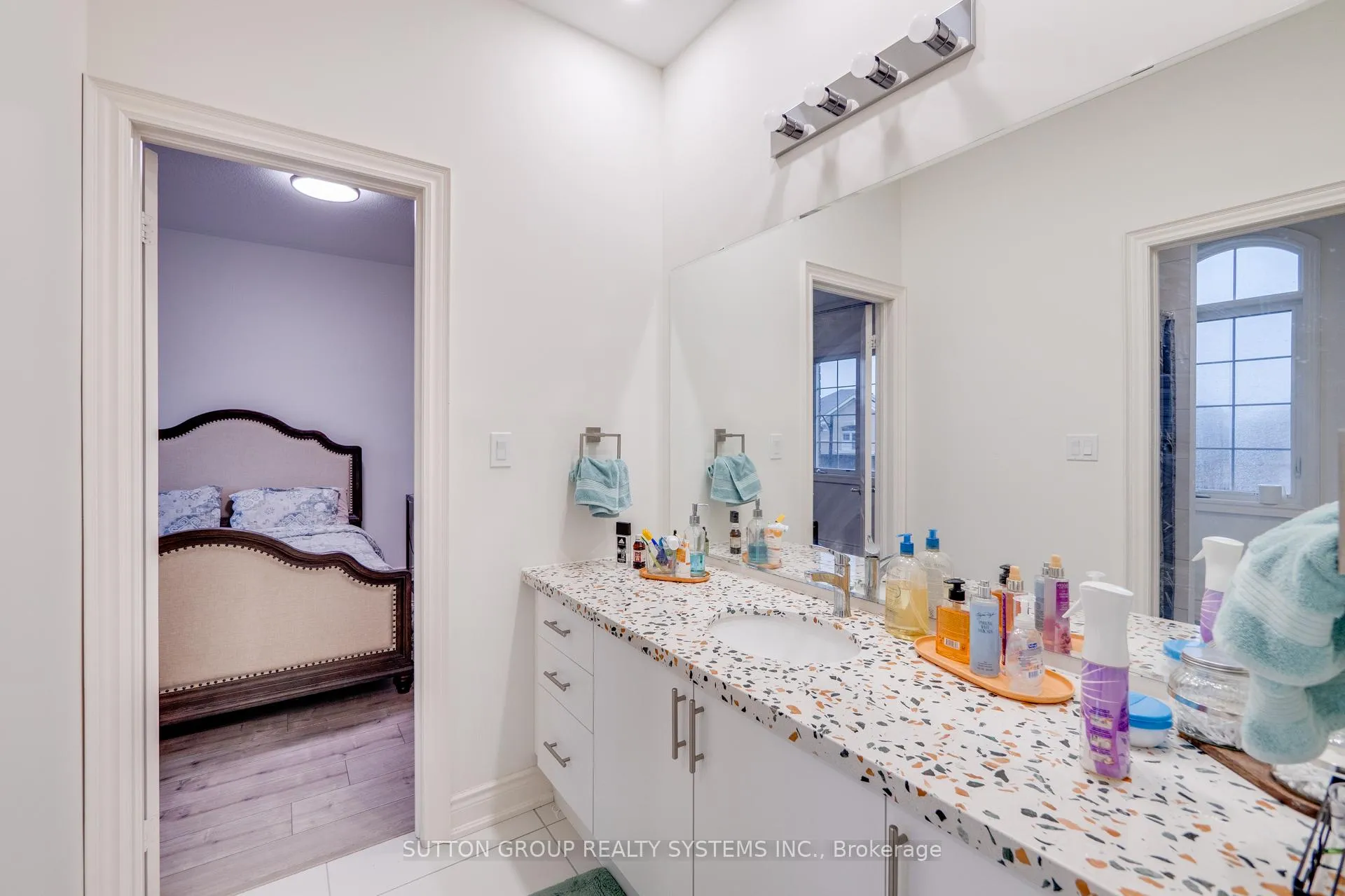 Photo 41 of 389 Humphrey Street, Hamilton, Waterdown — HOMEH