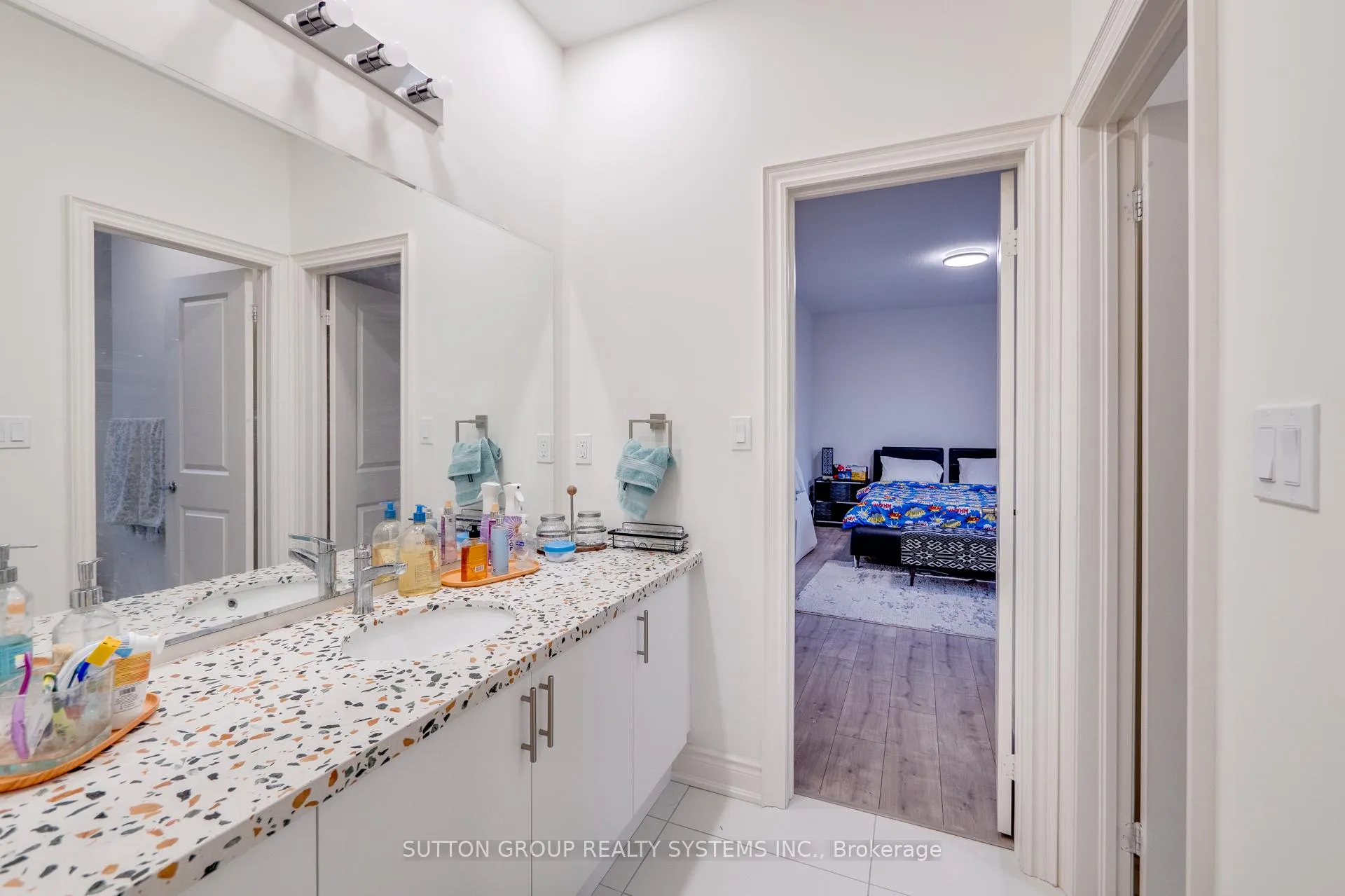 Photo 42 of 389 Humphrey Street, Hamilton, Waterdown — HOMEH