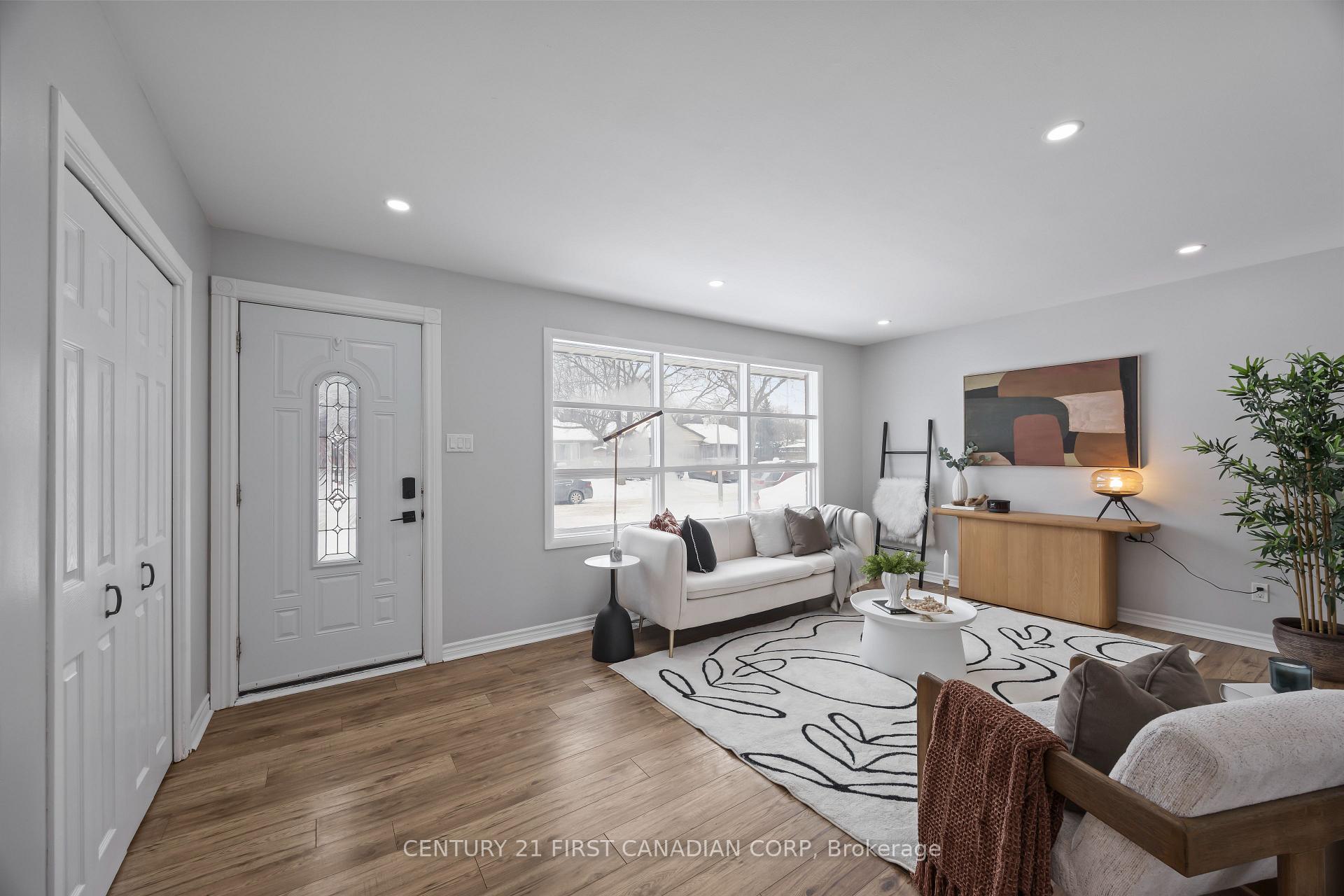 Photo 3 of 149 Jasper Crescent, London, East O — HOMEH