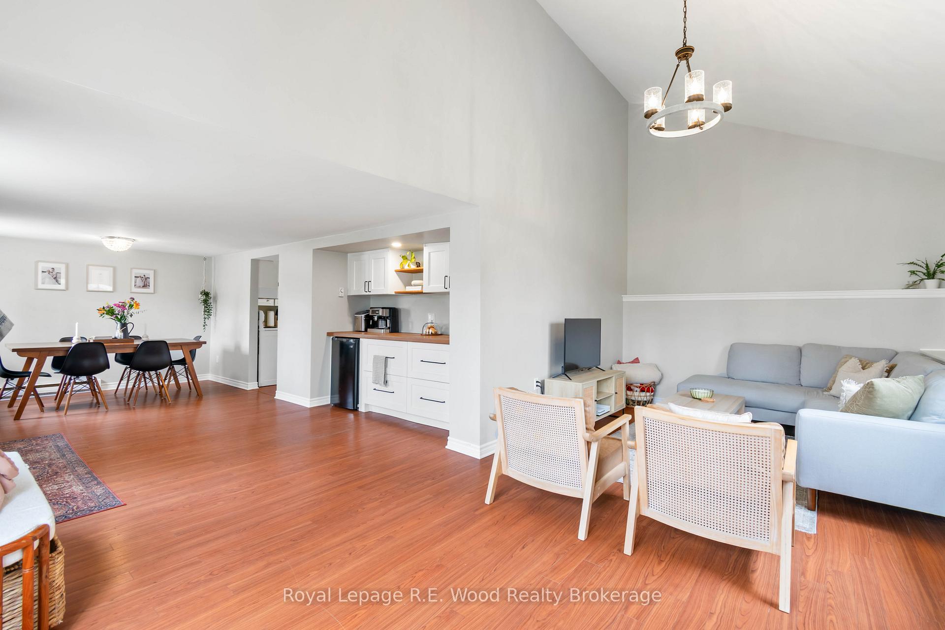 Photo 10 of 133 North Street E, Tillsonburg — HOMEH