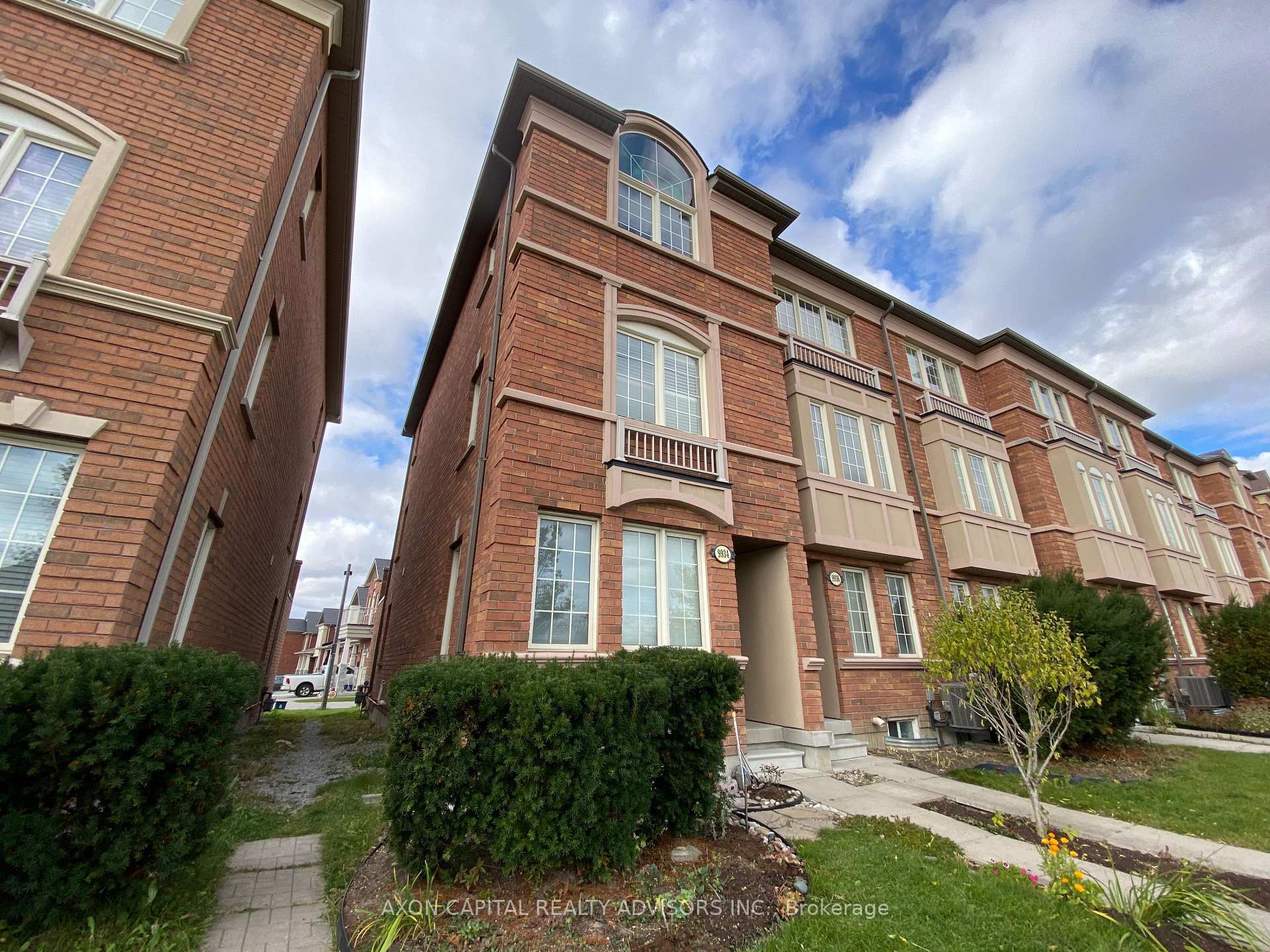 Photo 1 of 9934 McCowan Road, Markham, Berczy — HOMEH