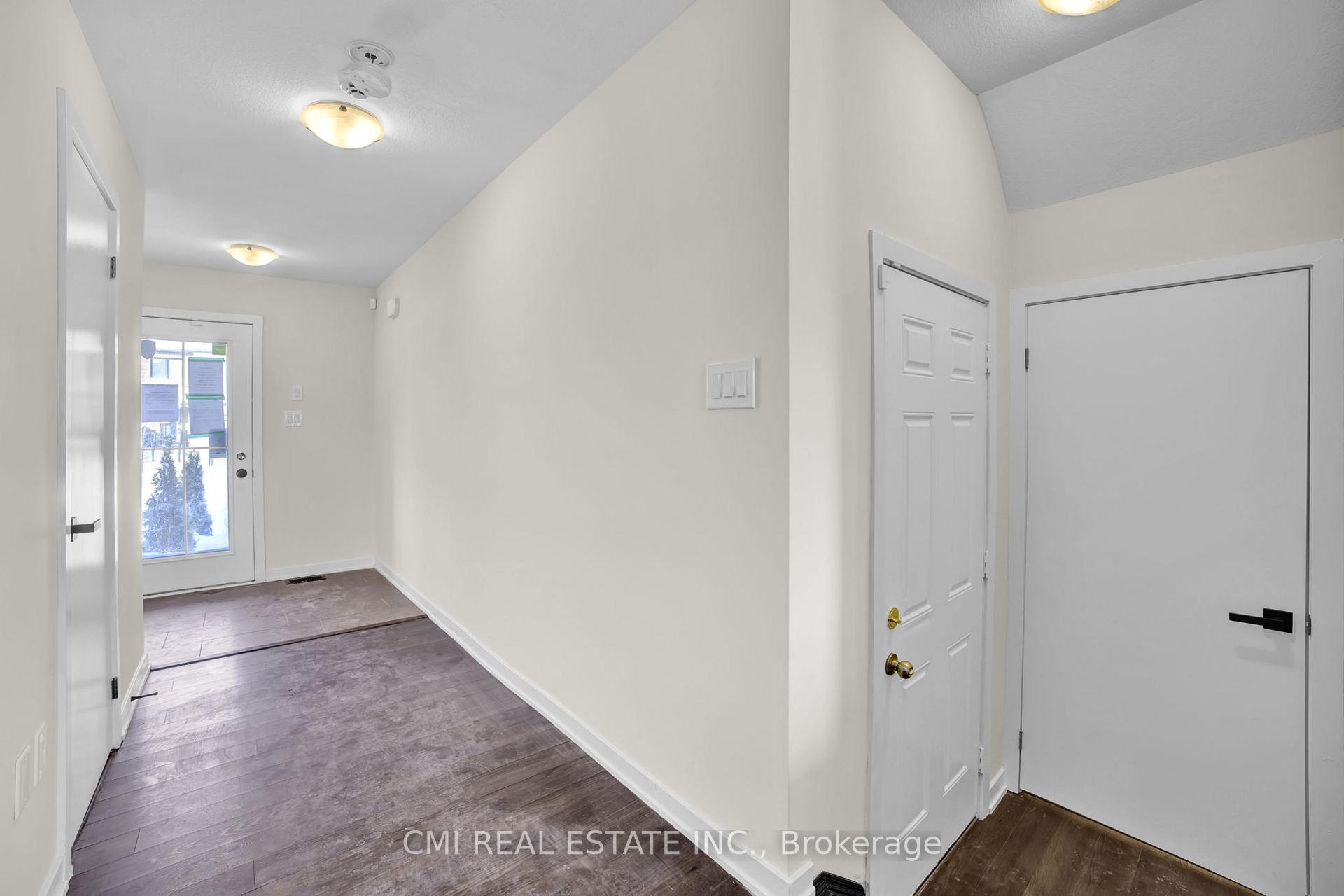 Photo 3 of 62 Sherway Street, Hamilton, Stoney Creek Mountain — HOMEH