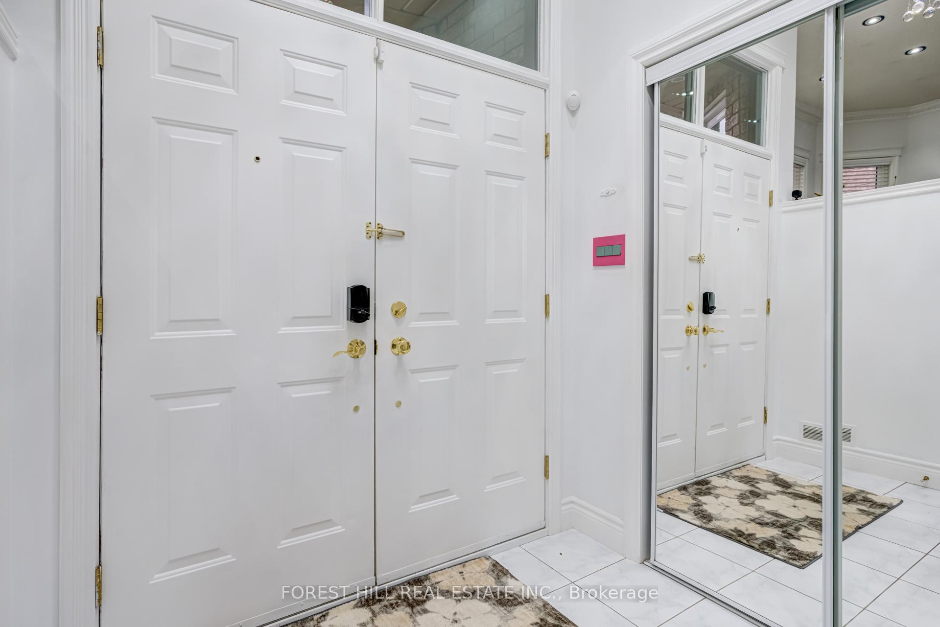 Photo 2 of 5309 Mcfarren Boulevard, Mississauga, Central Erin Mills — HOMEH