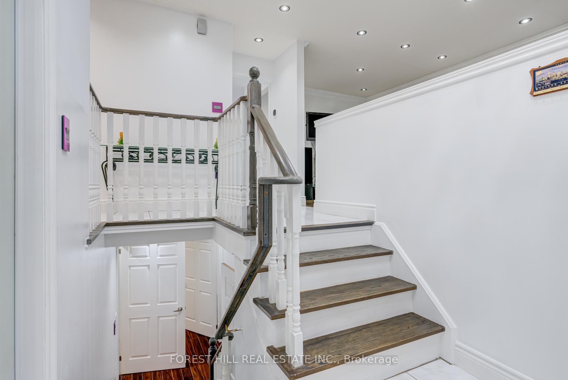 Photo 4 of 5309 Mcfarren Boulevard, Mississauga, Central Erin Mills — HOMEH