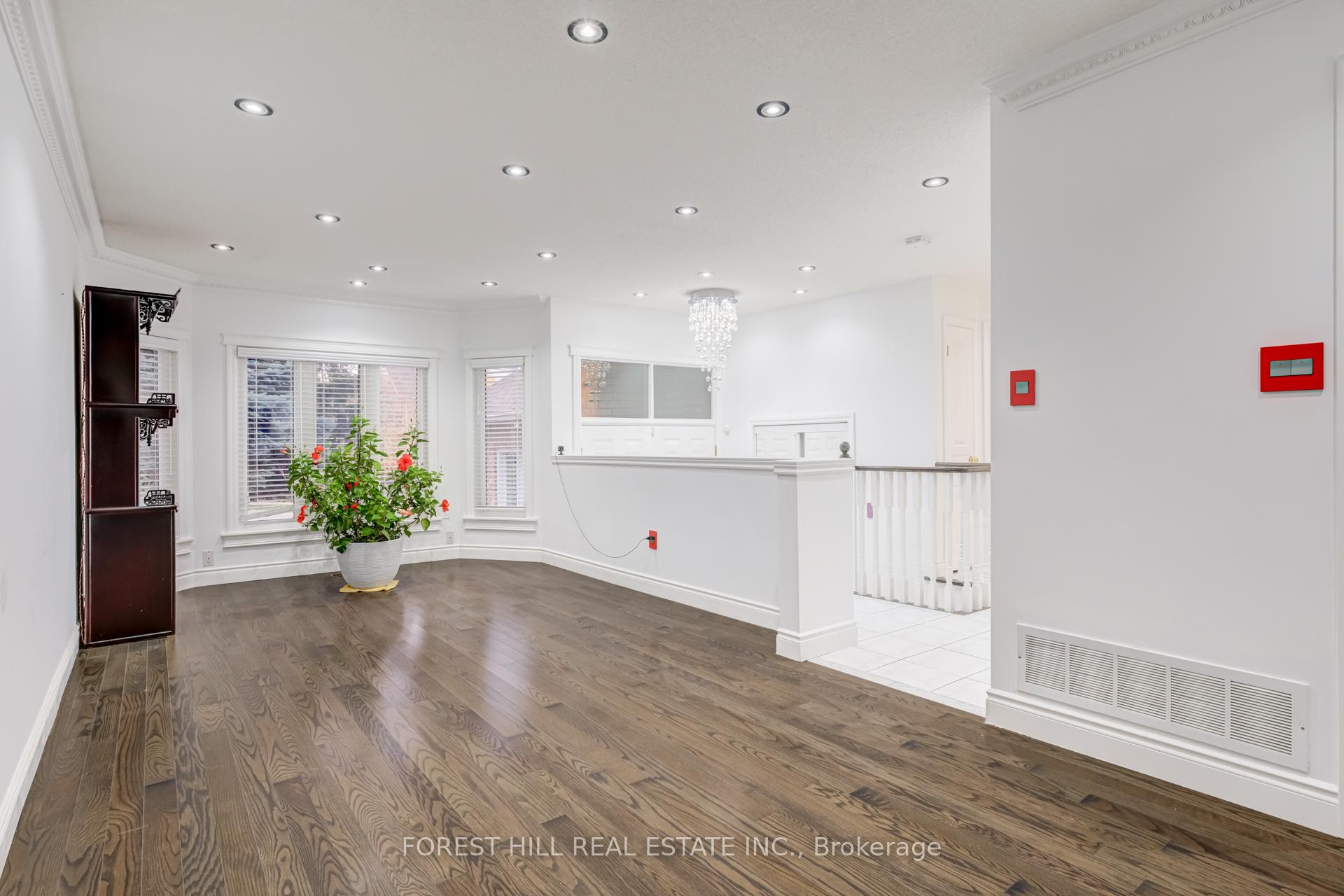 Photo 3 of 5309 Mcfarren Boulevard, Mississauga, Central Erin Mills — HOMEH