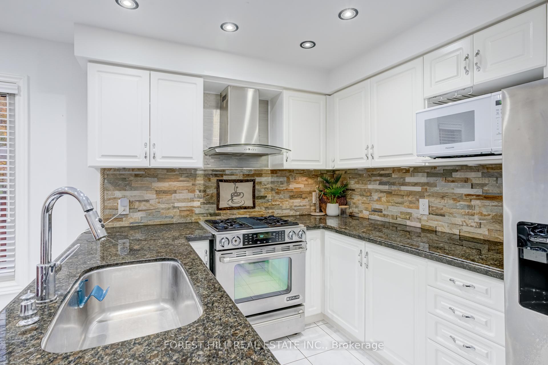 Photo 9 of 5309 Mcfarren Boulevard, Mississauga, Central Erin Mills — HOMEH