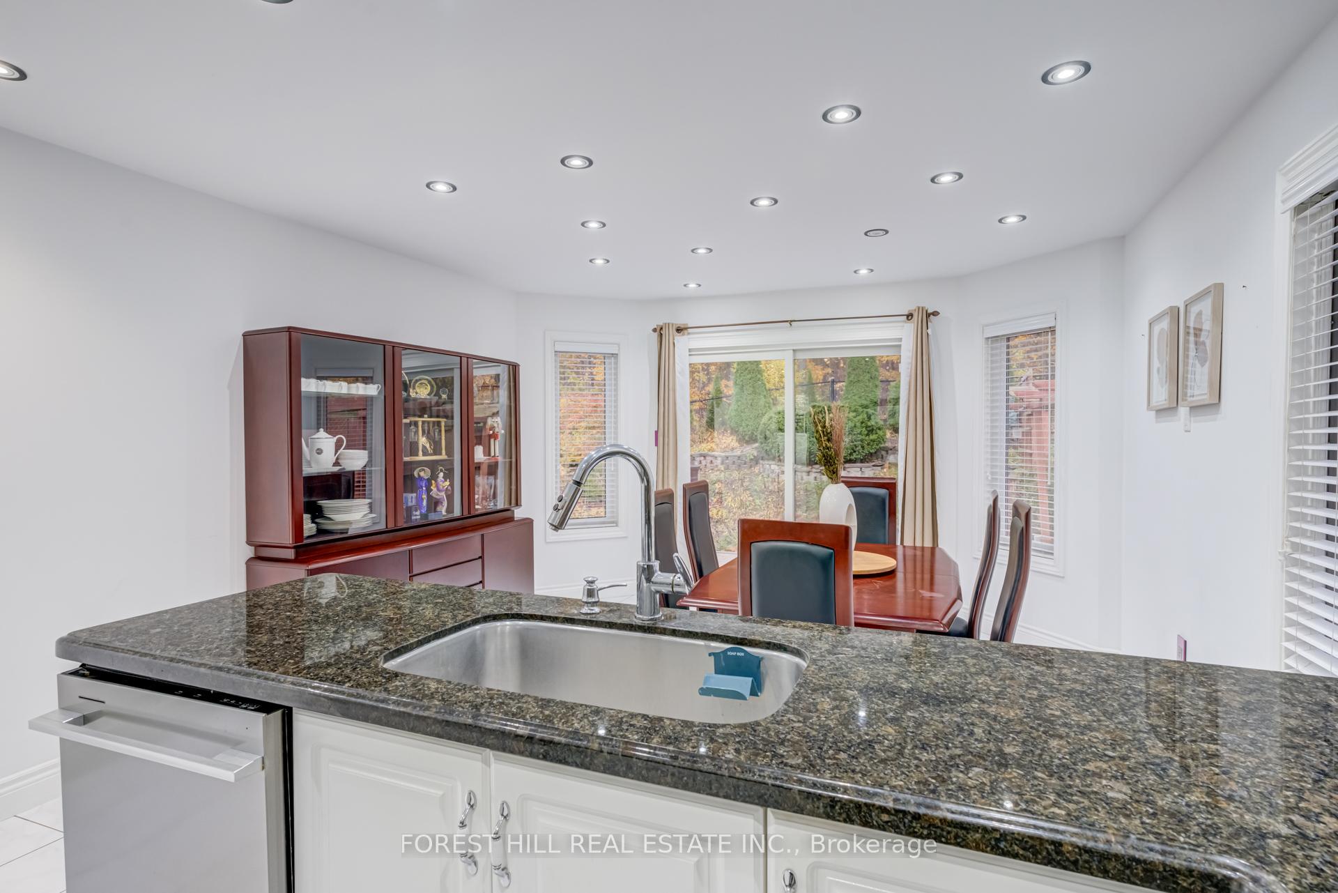 Photo 6 of 5309 Mcfarren Boulevard, Mississauga, Central Erin Mills — HOMEH