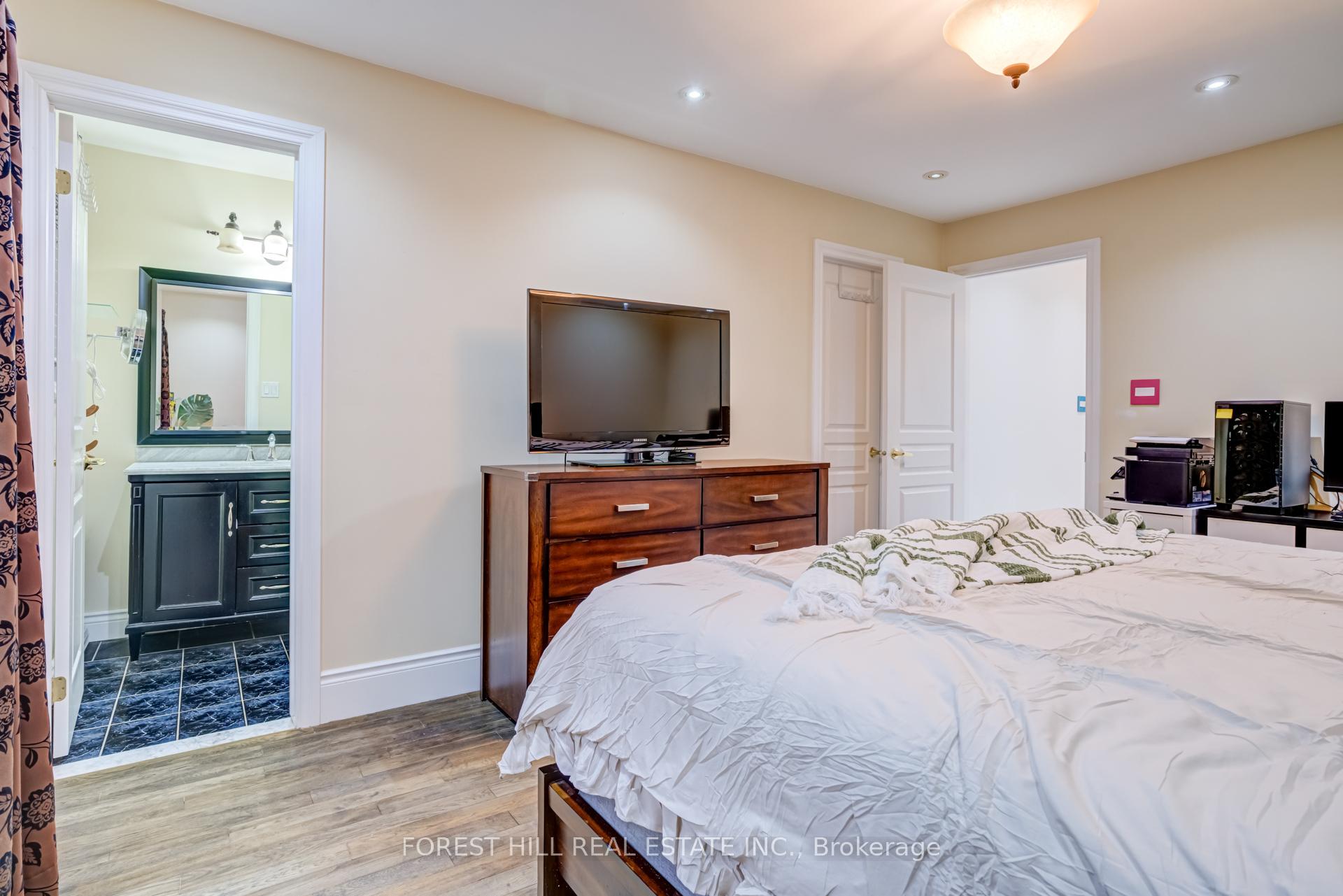 Photo 12 of 5309 Mcfarren Boulevard, Mississauga, Central Erin Mills — HOMEH