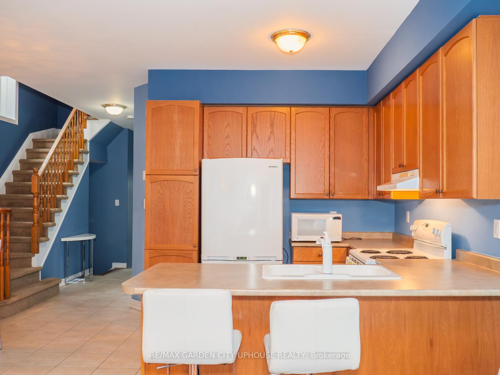 Photo 2 of 50 Chloe Street, St. Catharines, E. Chester — HOMEH