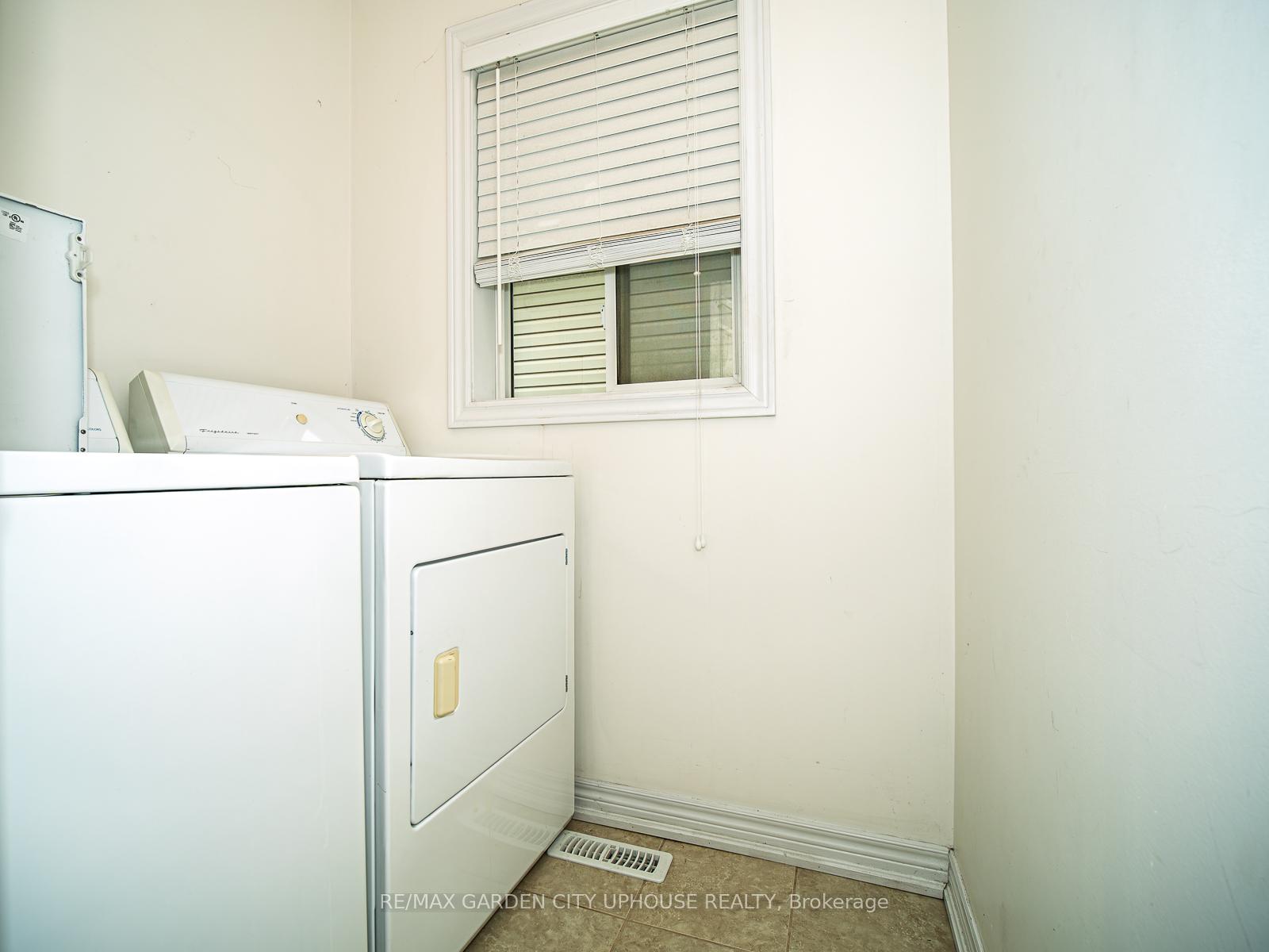 Photo 12 of 50 Chloe Street, St. Catharines, E. Chester — HOMEH