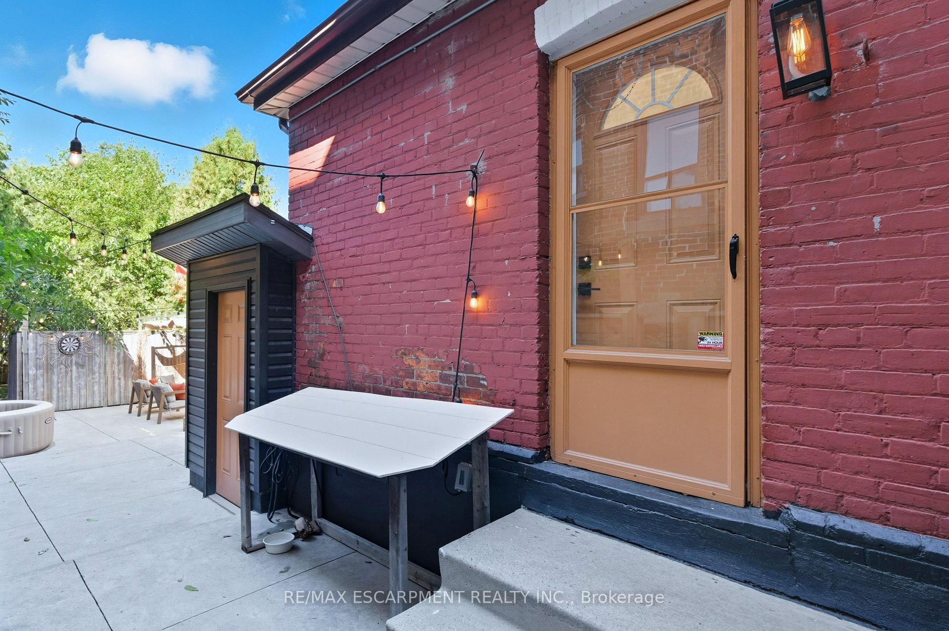 Photo 17 of 249 Bay Street N, Hamilton, Central — HOMEH