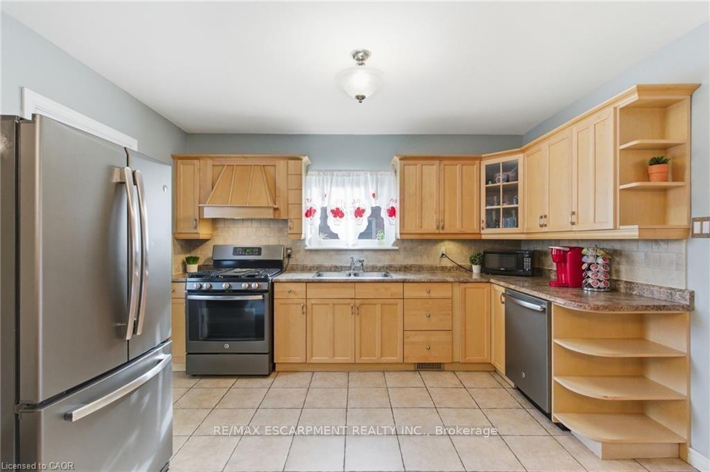 Photo 46 of 91 East 42nd Street, Hamilton, Sunninghill — HOMEH