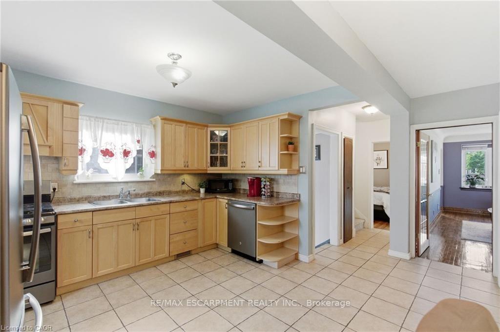 Photo 48 of 91 East 42nd Street, Hamilton, Sunninghill — HOMEH
