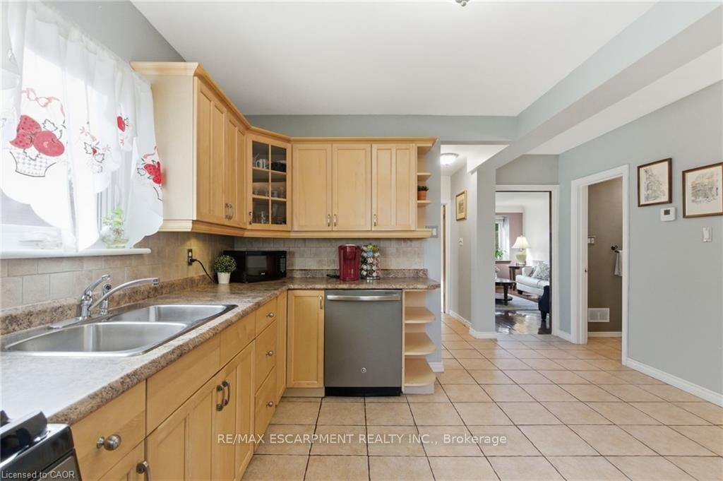 Photo 47 of 91 East 42nd Street, Hamilton, Sunninghill — HOMEH
