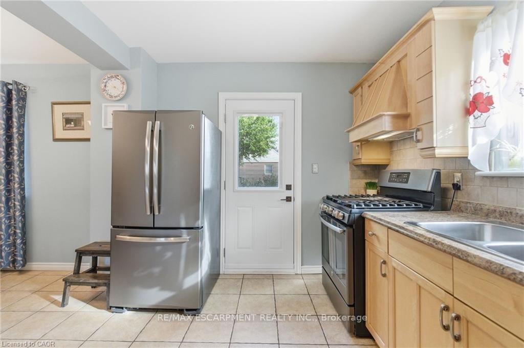 Photo 11 of 91 East 42nd Street, Hamilton, Sunninghill — HOMEH