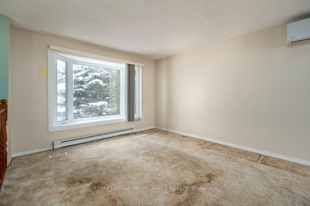 Photo 11 of 23 Ireland Drive, Quinte West, Trenton Ward — HOMEH