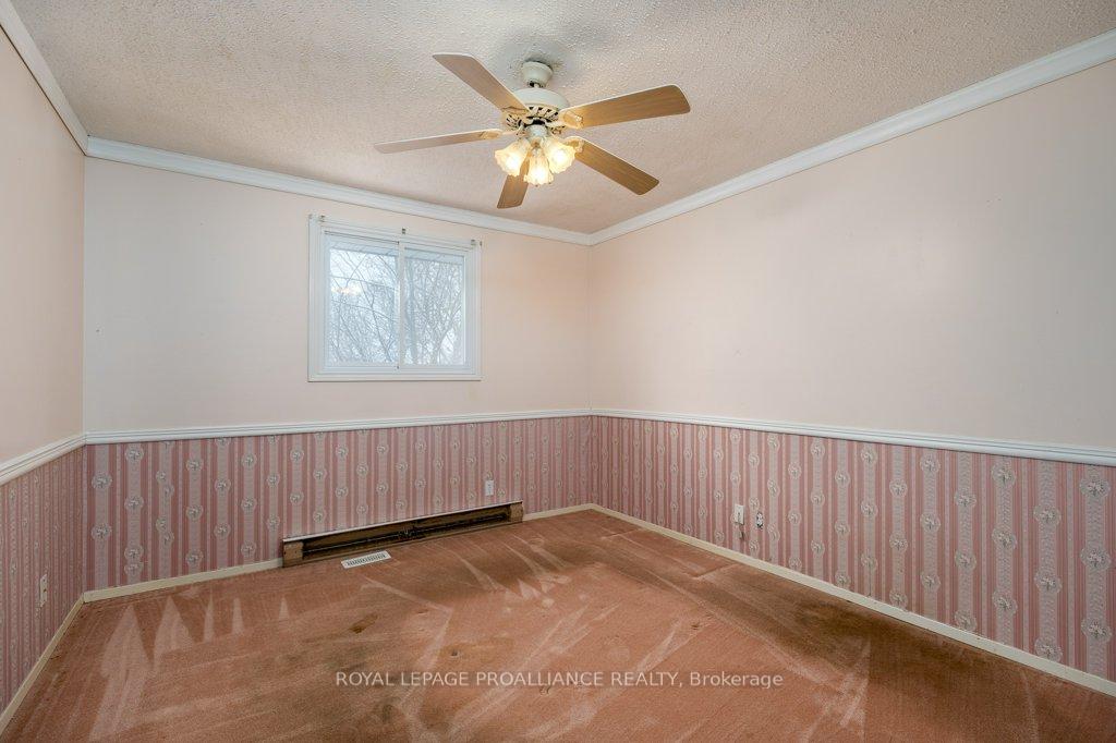 Photo 19 of 23 Ireland Drive, Quinte West, Trenton Ward — HOMEH