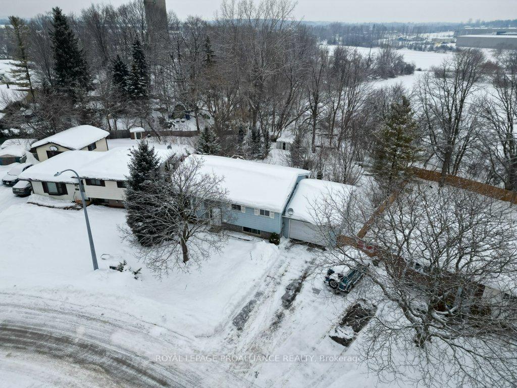 Photo 29 of 23 Ireland Drive, Quinte West, Trenton Ward — HOMEH