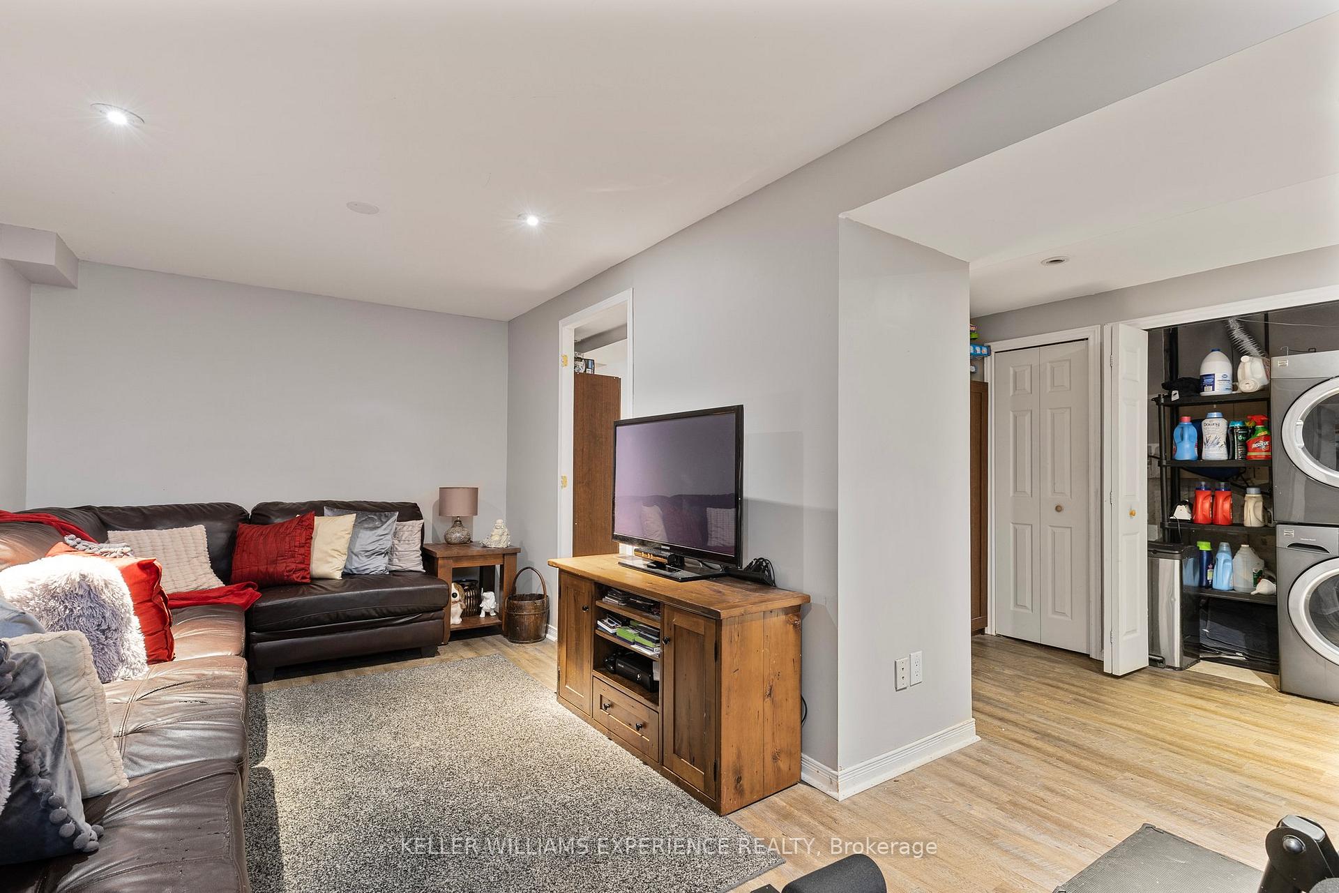 Photo 41 of 85 Ferguson Drive, Barrie, Northwest — HOMEH