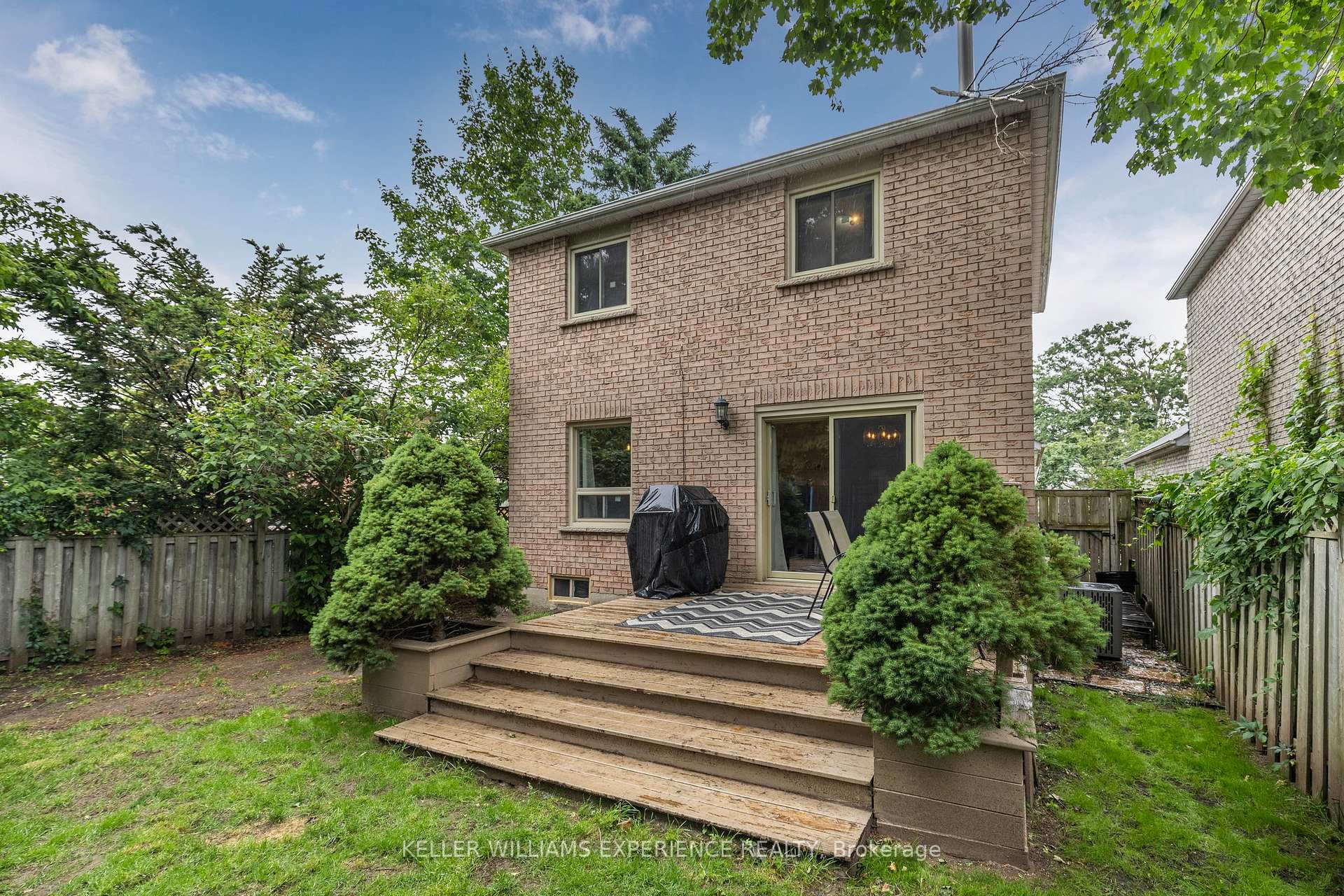 Photo 9 of 85 Ferguson Drive, Barrie, Northwest — HOMEH