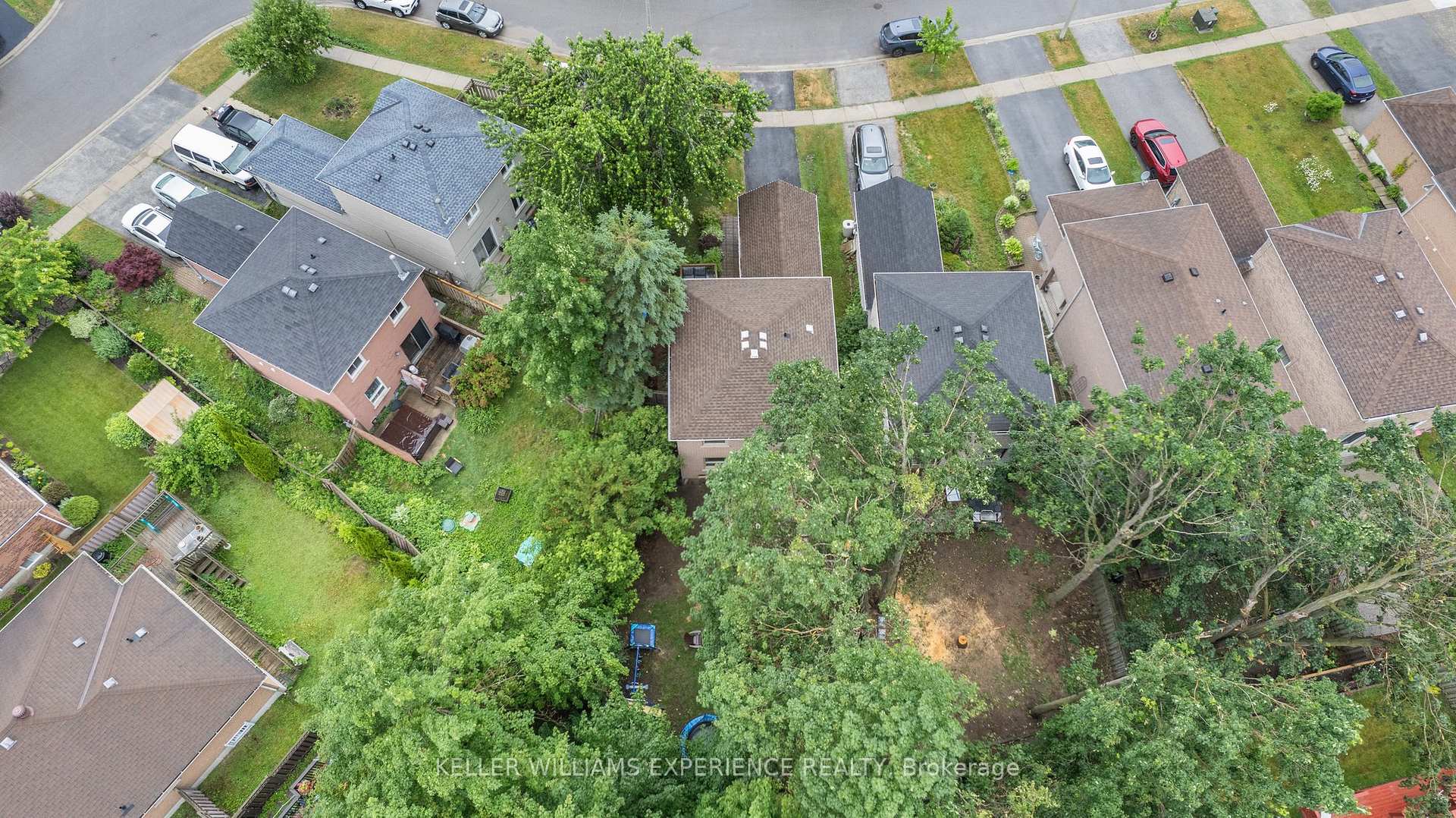 Photo 17 of 85 Ferguson Drive, Barrie, Northwest — HOMEH