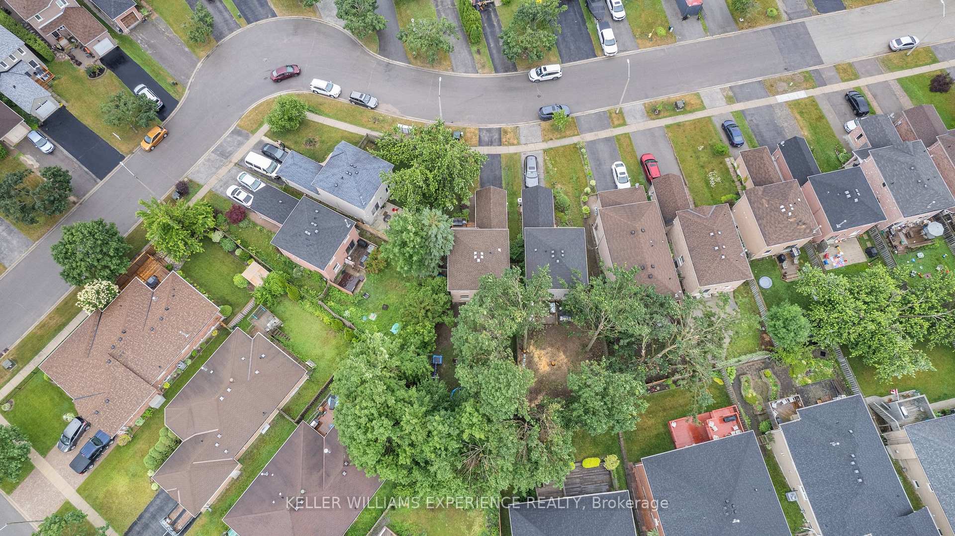 Photo 35 of 85 Ferguson Drive, Barrie, Northwest — HOMEH