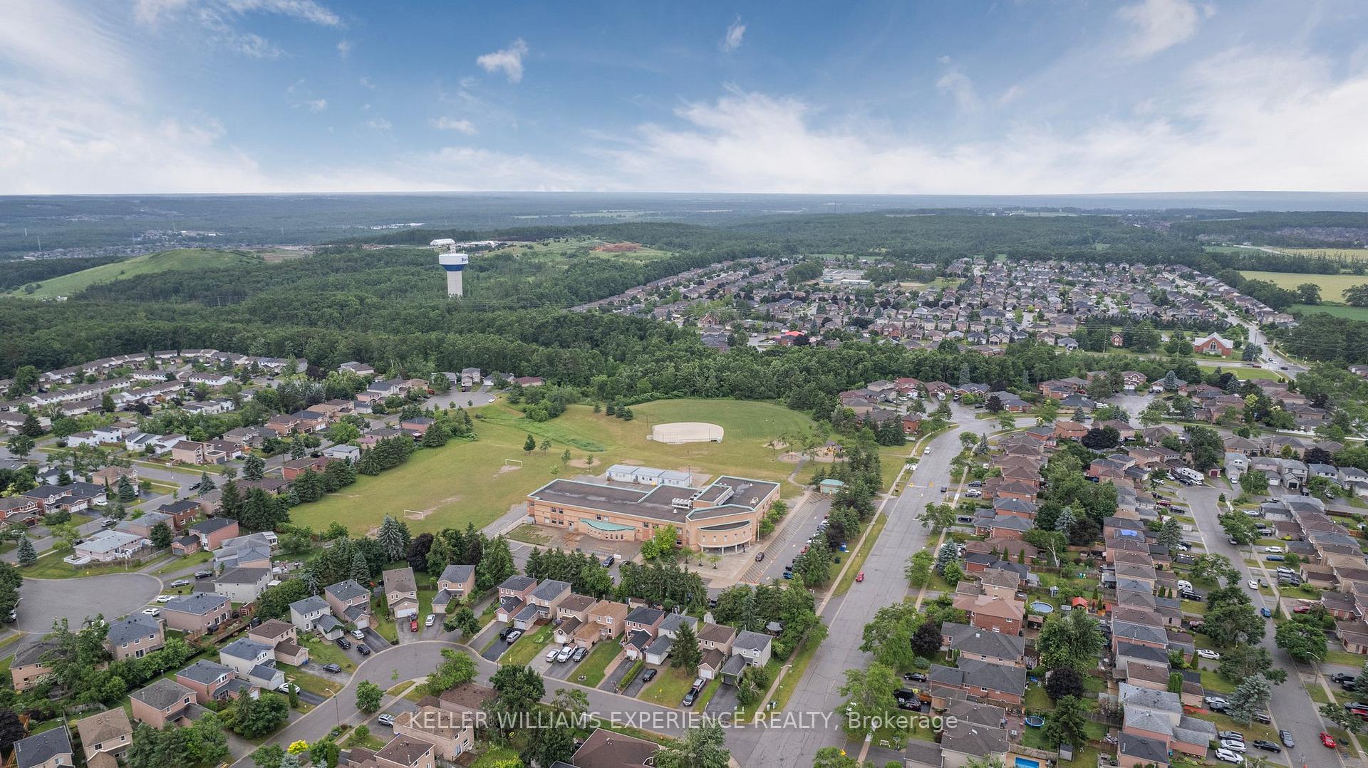 Photo 20 of 85 Ferguson Drive, Barrie, Northwest — HOMEH