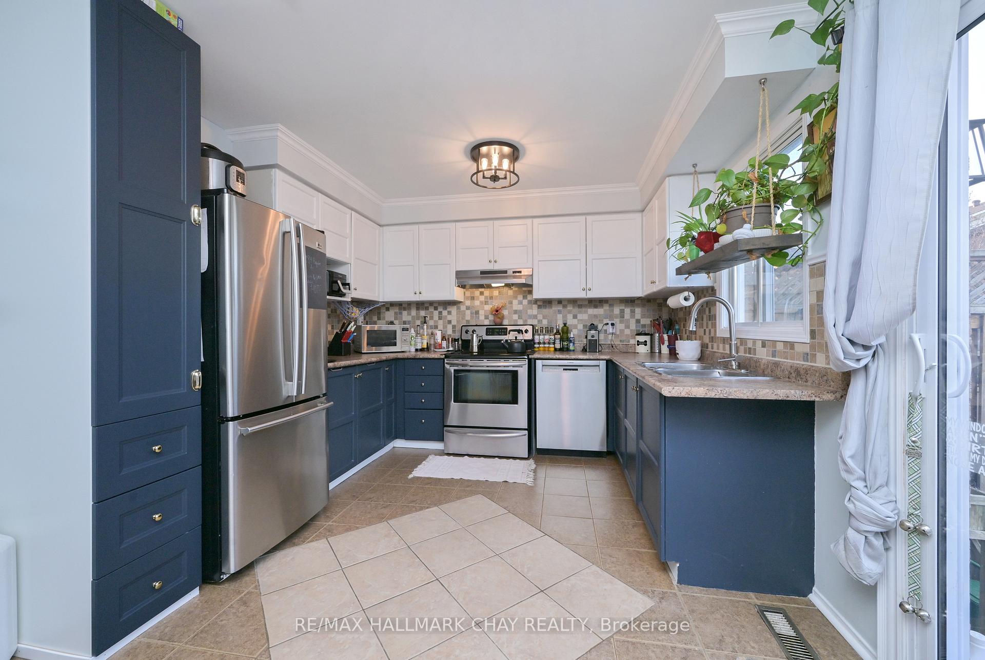 Photo 5 of 184 Heydon Avenue, New Tecumseth, Alliston — HOMEH