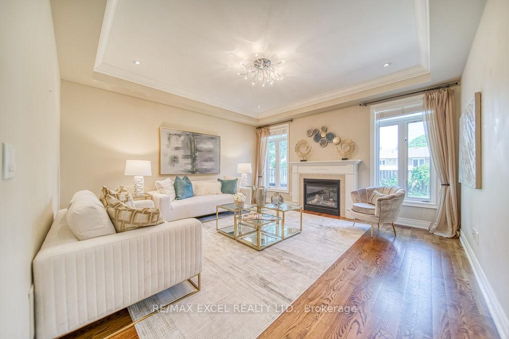 Photo 6 of 166 Townsgate Drive, Vaughan, Crestwood-Springfarm-Yorkhill — HOMEH