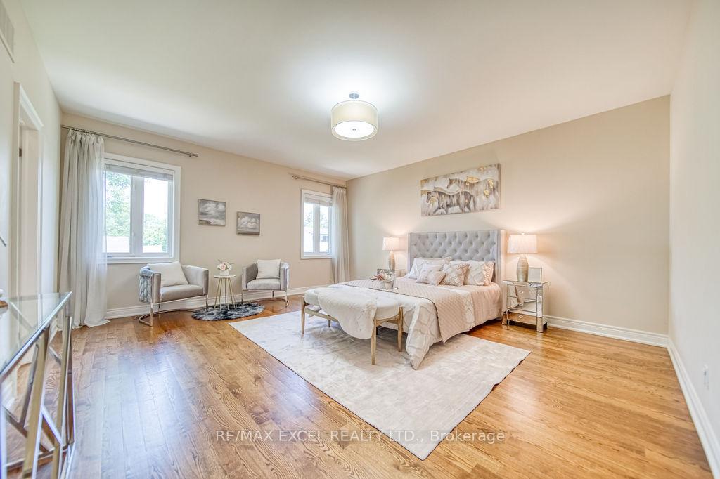 Photo 19 of 166 Townsgate Drive, Vaughan, Crestwood-Springfarm-Yorkhill — HOMEH