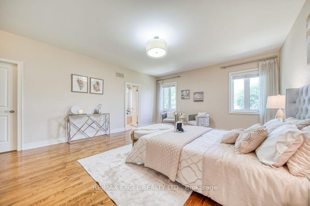 Photo 21 of 166 Townsgate Drive, Vaughan, Crestwood-Springfarm-Yorkhill — HOMEH