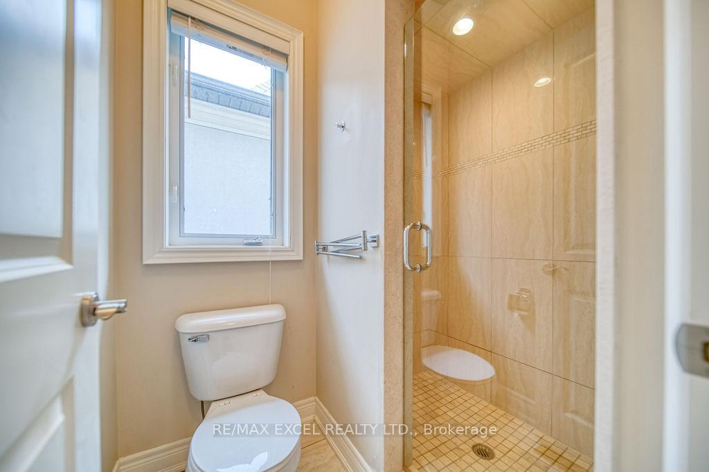 Photo 27 of 166 Townsgate Drive, Vaughan, Crestwood-Springfarm-Yorkhill — HOMEH