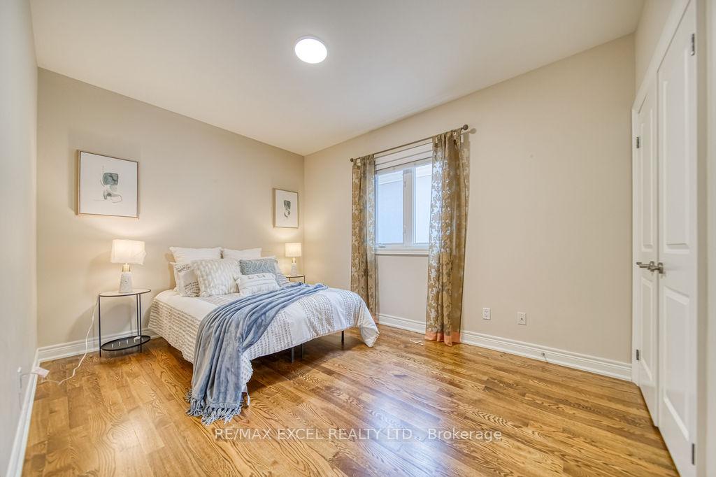 Photo 26 of 166 Townsgate Drive, Vaughan, Crestwood-Springfarm-Yorkhill — HOMEH