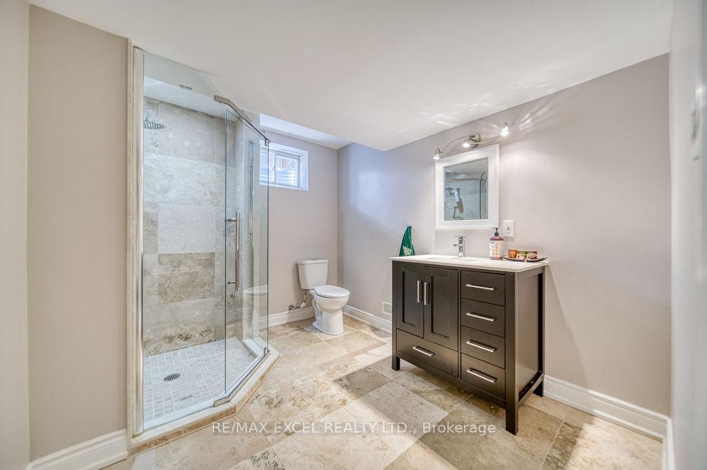 Photo 39 of 166 Townsgate Drive, Vaughan, Crestwood-Springfarm-Yorkhill — HOMEH