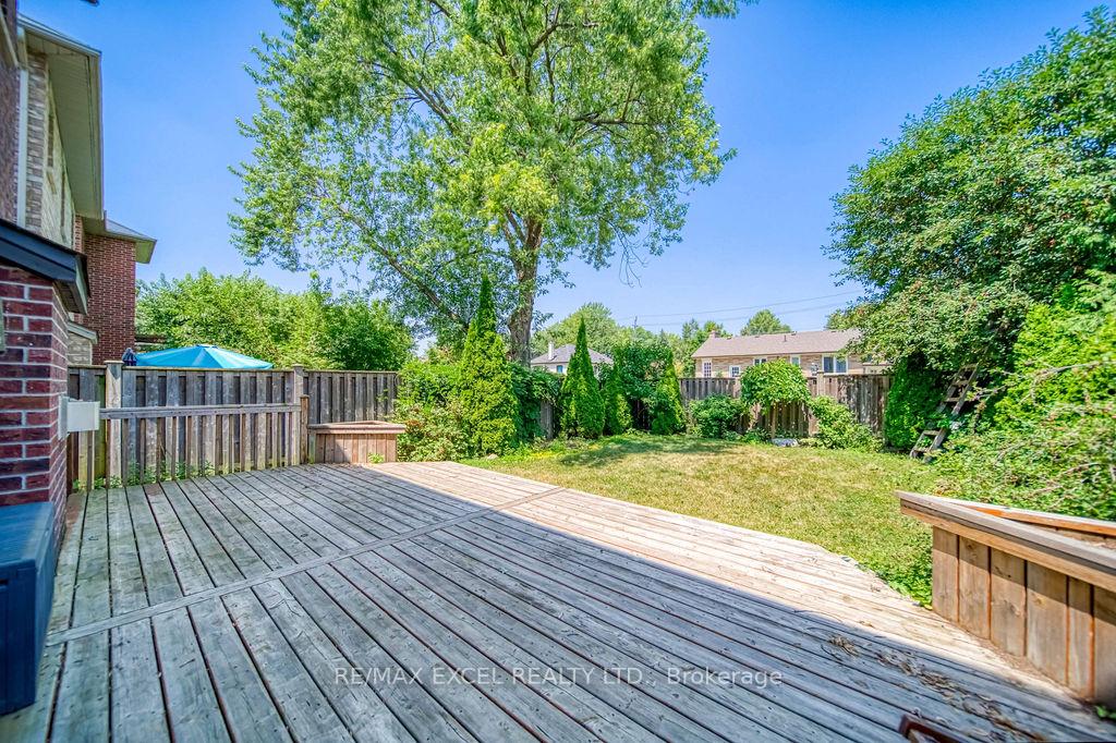 Photo 40 of 166 Townsgate Drive, Vaughan, Crestwood-Springfarm-Yorkhill — HOMEH
