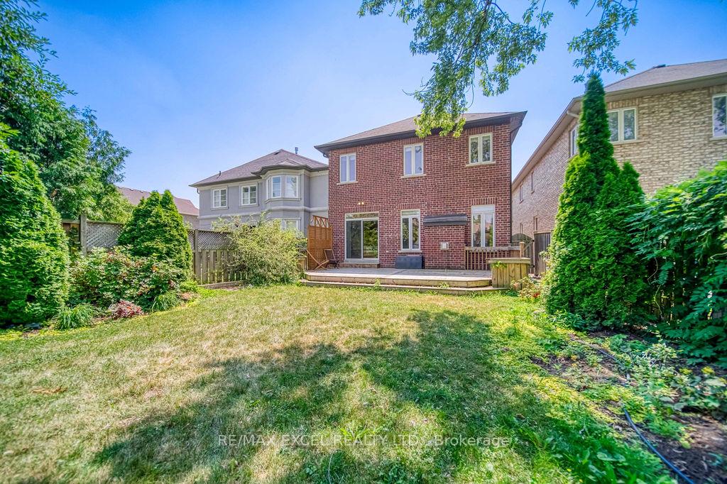 Photo 41 of 166 Townsgate Drive, Vaughan, Crestwood-Springfarm-Yorkhill — HOMEH