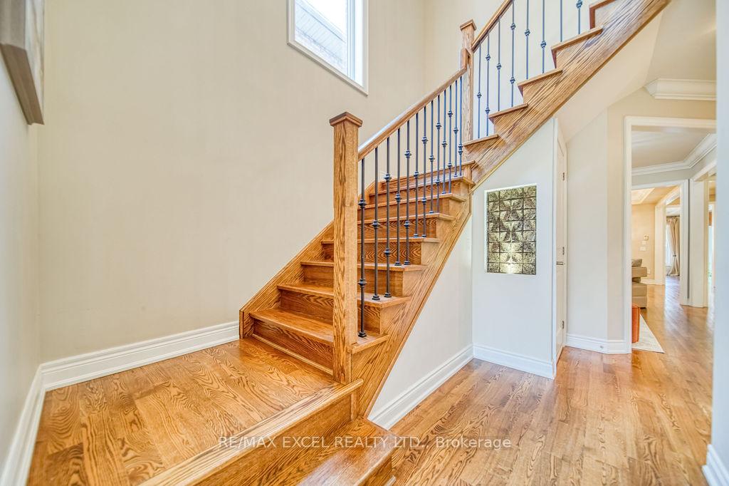 Photo 47 of 166 Townsgate Drive, Vaughan, Crestwood-Springfarm-Yorkhill — HOMEH