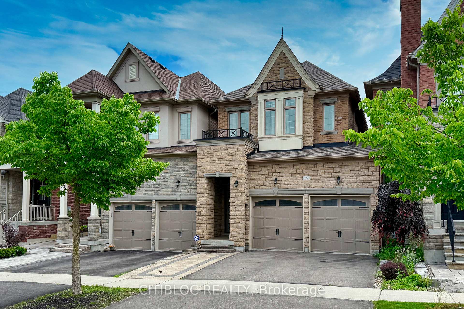Photo 1 of 25 Claudview Street, King, King City — HOMEH