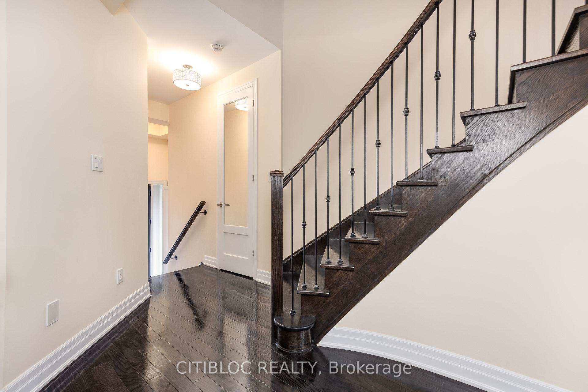 Photo 9 of 25 Claudview Street, King, King City — HOMEH