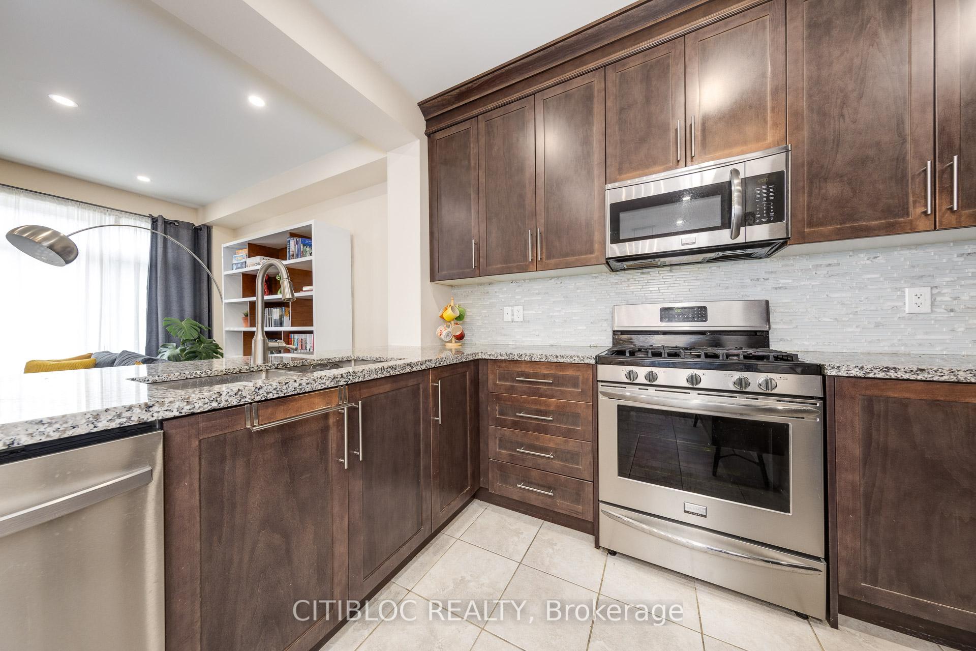 Photo 11 of 25 Claudview Street, King, King City — HOMEH