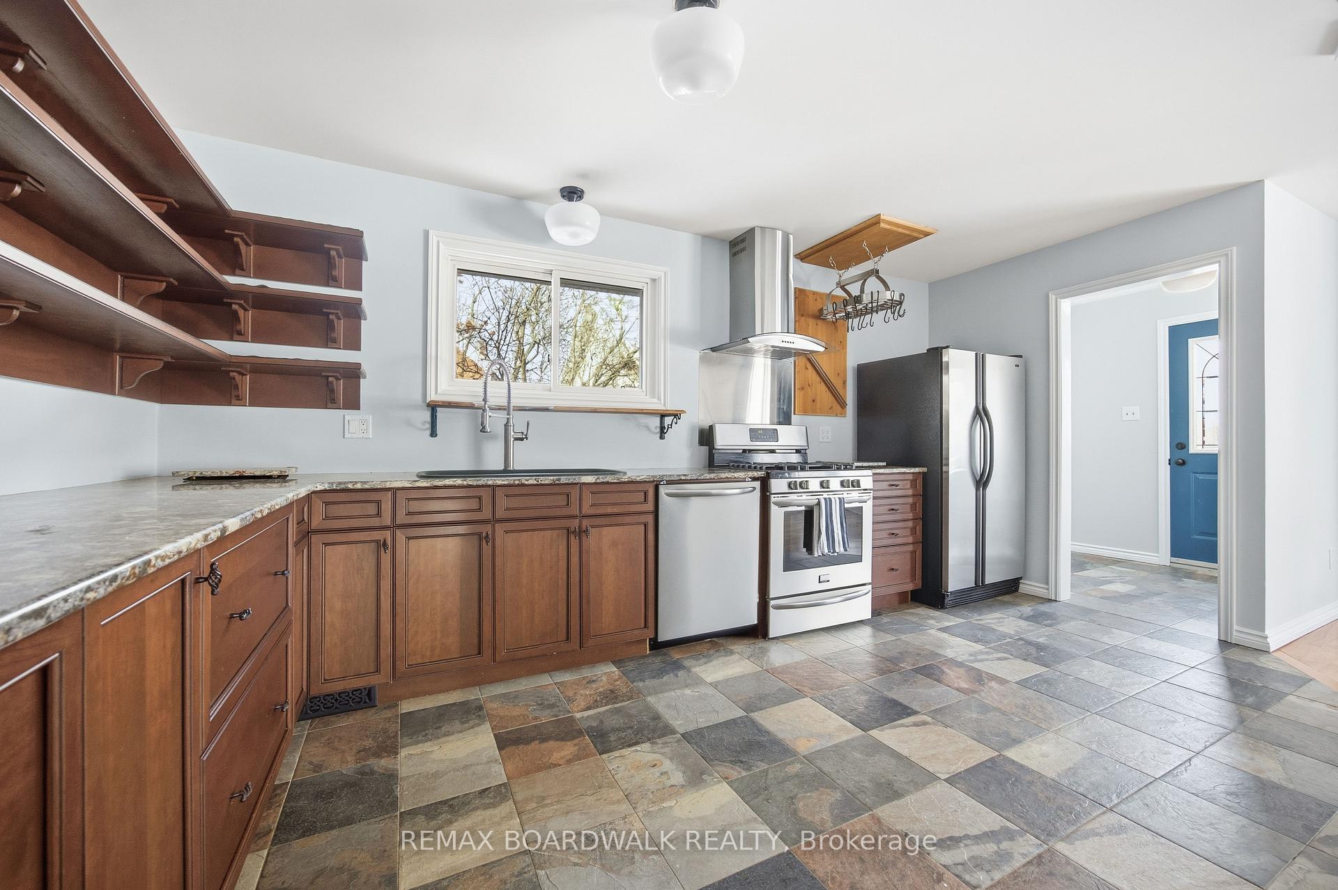Photo 13 of 12 Prince Street, Carleton Place — HOMEH