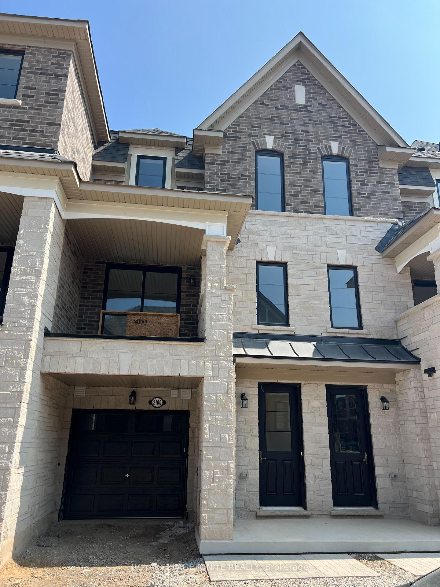 Photo 1 of 2100 Fairmont Common, Burlington, Tyandaga — HOMEH