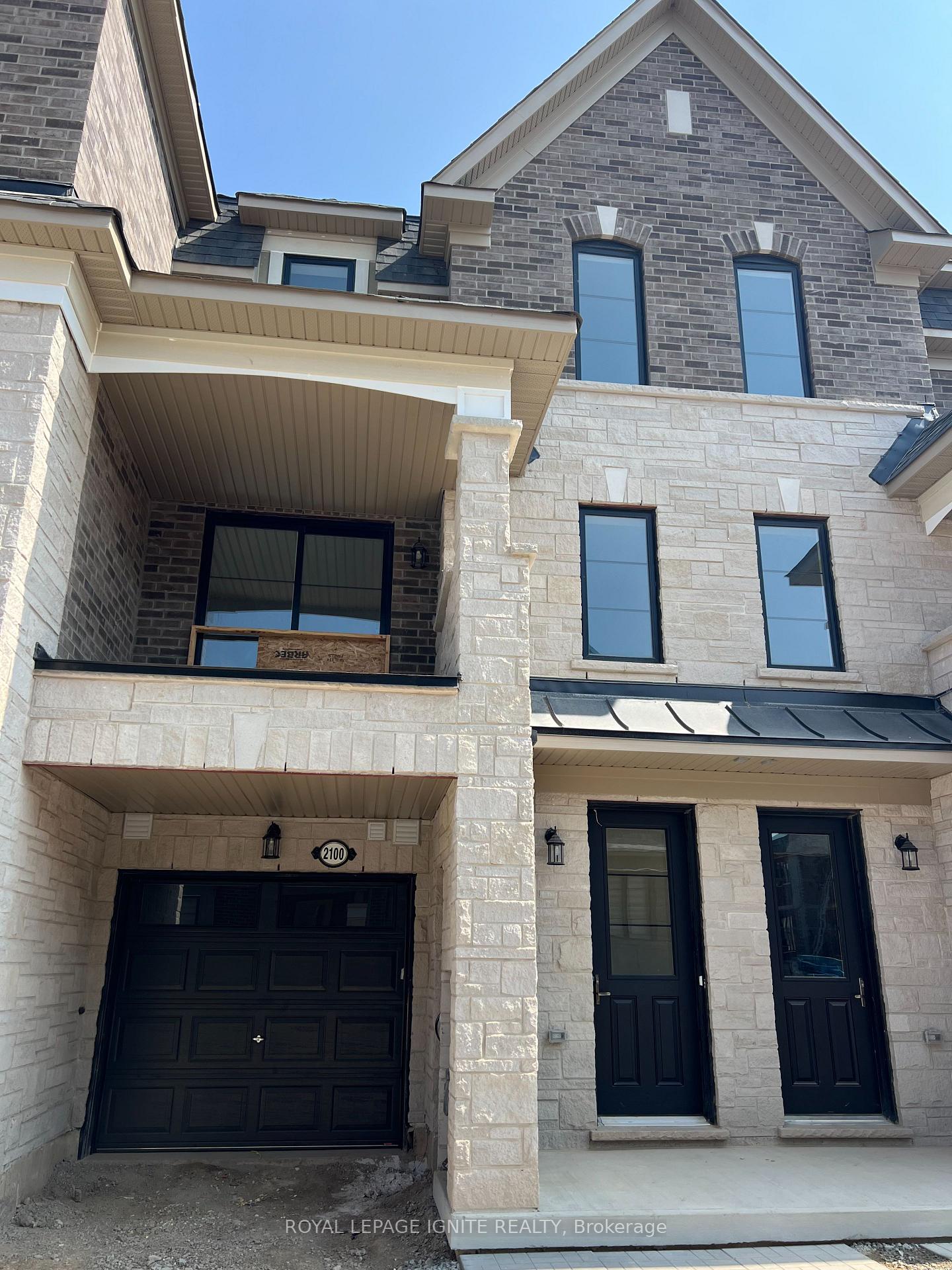 Photo 2 of 2100 Fairmont Common, Burlington, Tyandaga — HOMEH