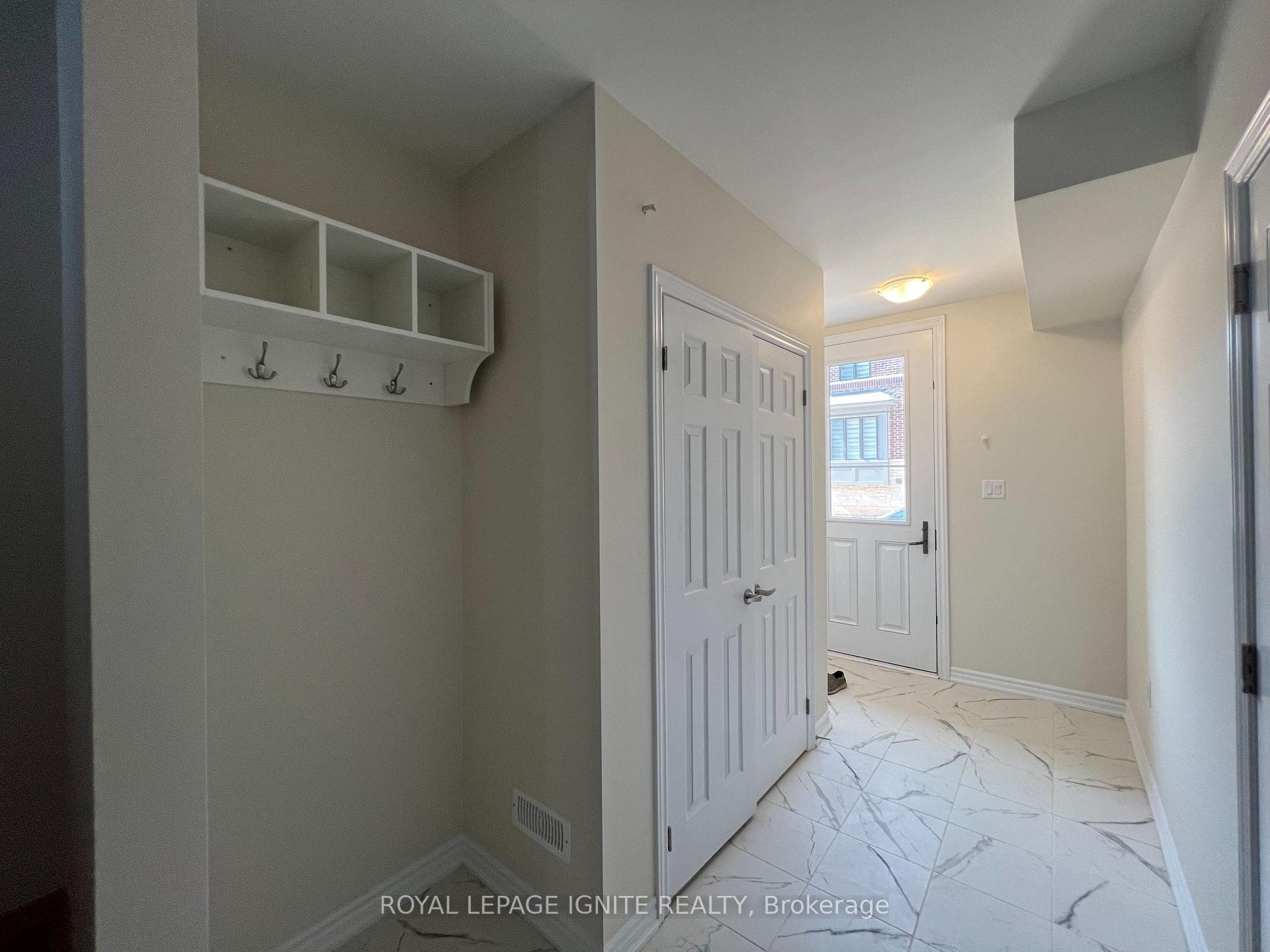 Photo 3 of 2100 Fairmont Common, Burlington, Tyandaga — HOMEH