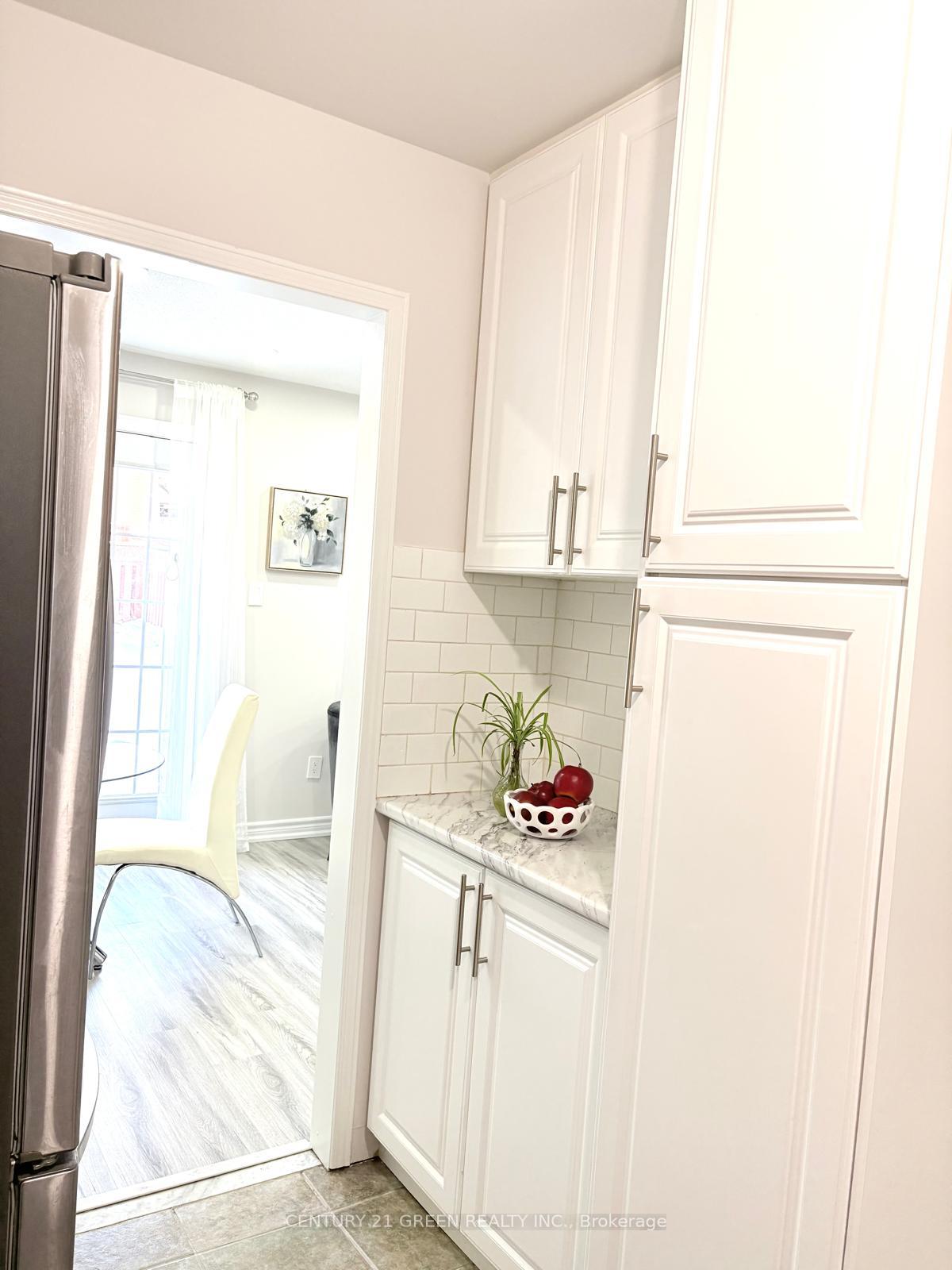Photo 7 of 66 Millstone Drive, Brampton, Fletcher's Creek South — HOMEH