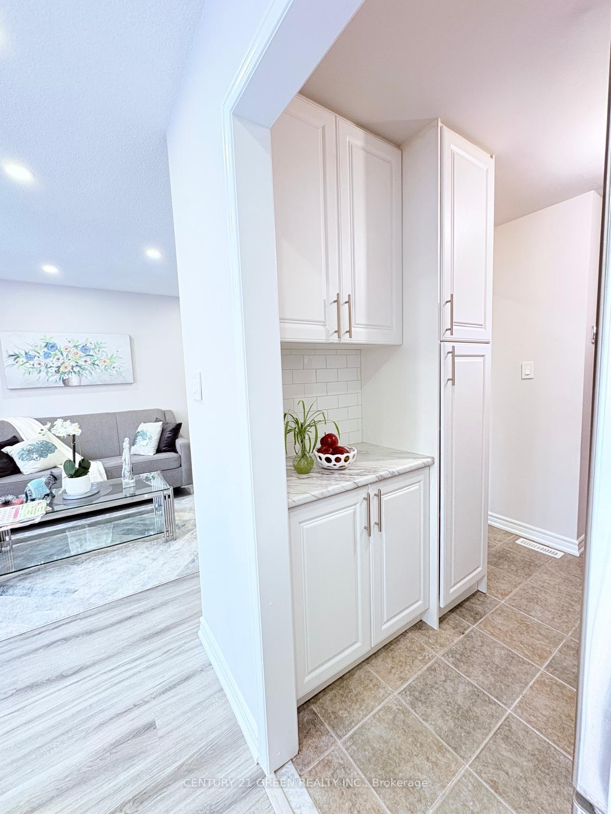 Photo 9 of 66 Millstone Drive, Brampton, Fletcher's Creek South — HOMEH